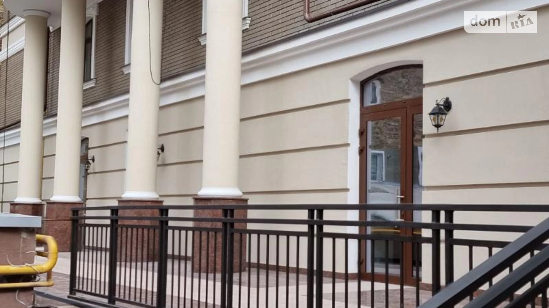 Продается 2-комнатная квартира 77 кв. м в Одессе, ул. Бориса Литвака - фото 2