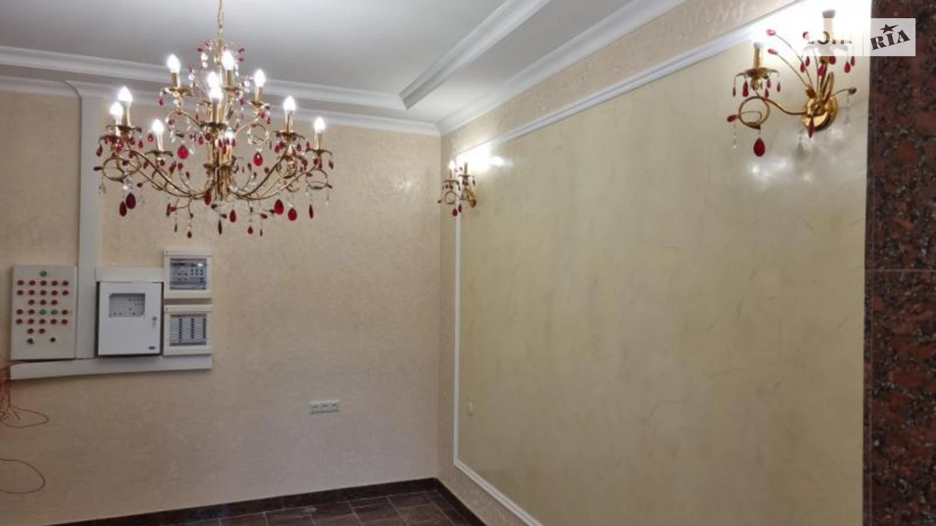 Продается 2-комнатная квартира 77 кв. м в Одессе, ул. Бориса Литвака