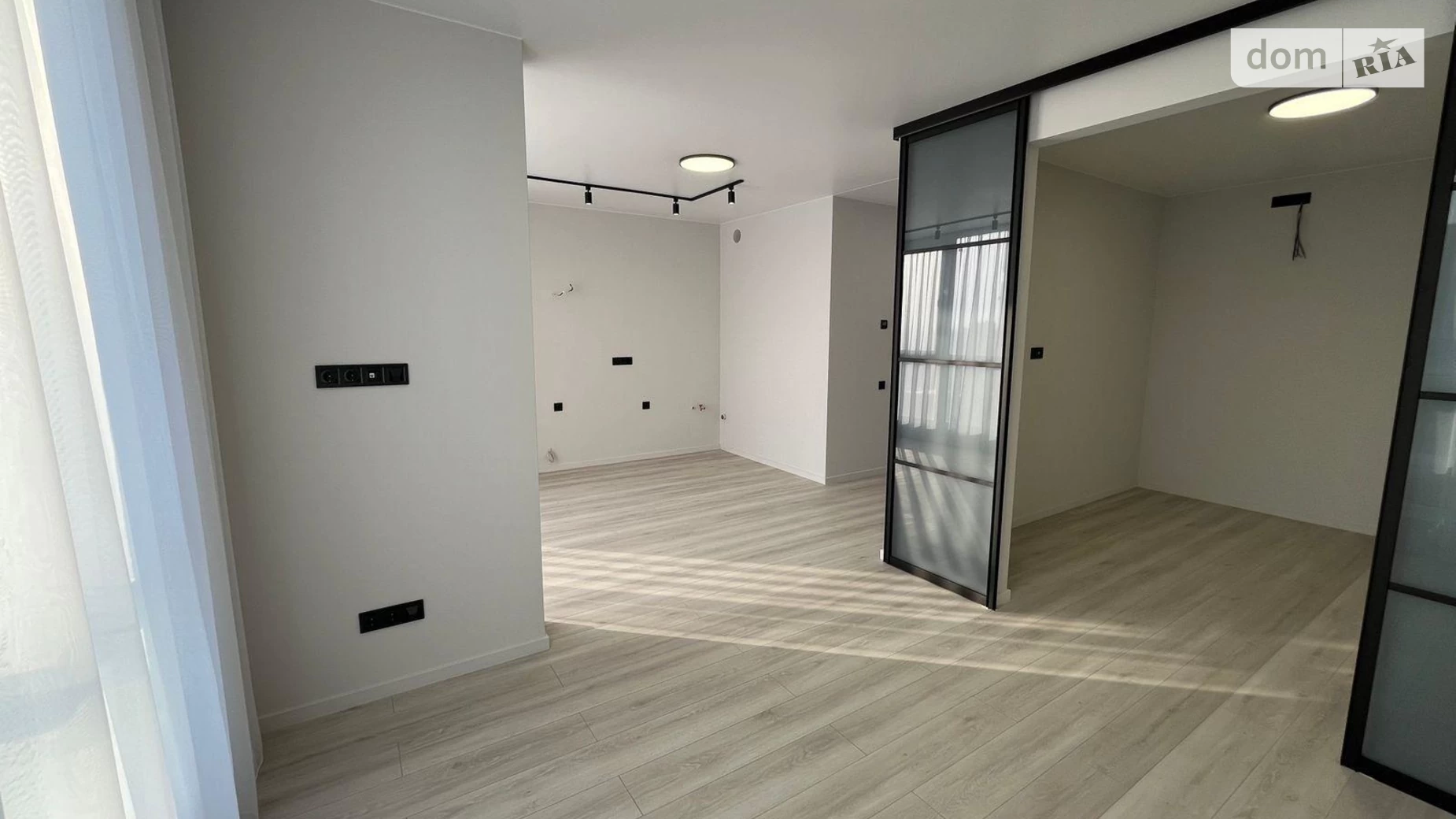 Продается 1-комнатная квартира 42 кв. м в Киеве, ул. Ревуцкого, 40 - фото 2
