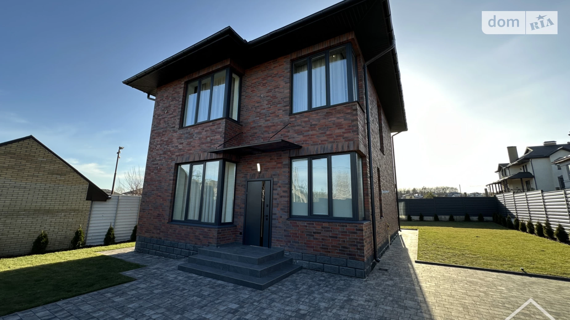 Продается дом на 2 этажа 200 кв. м с баней/сауной, цена: 315000 $ - фото 2