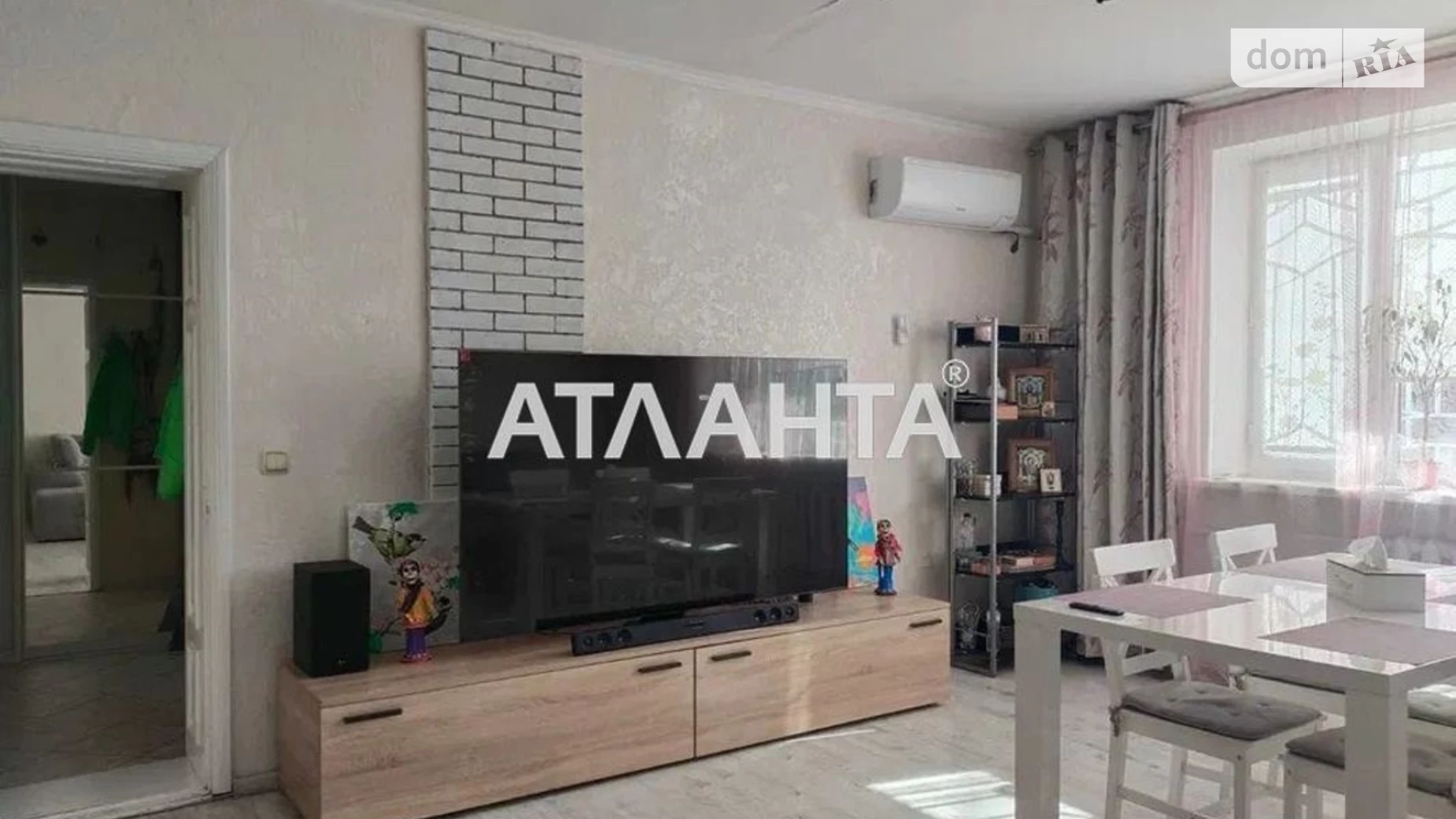 Продается 3-комнатная квартира 101 кв. м в Одессе, ул. Елочная