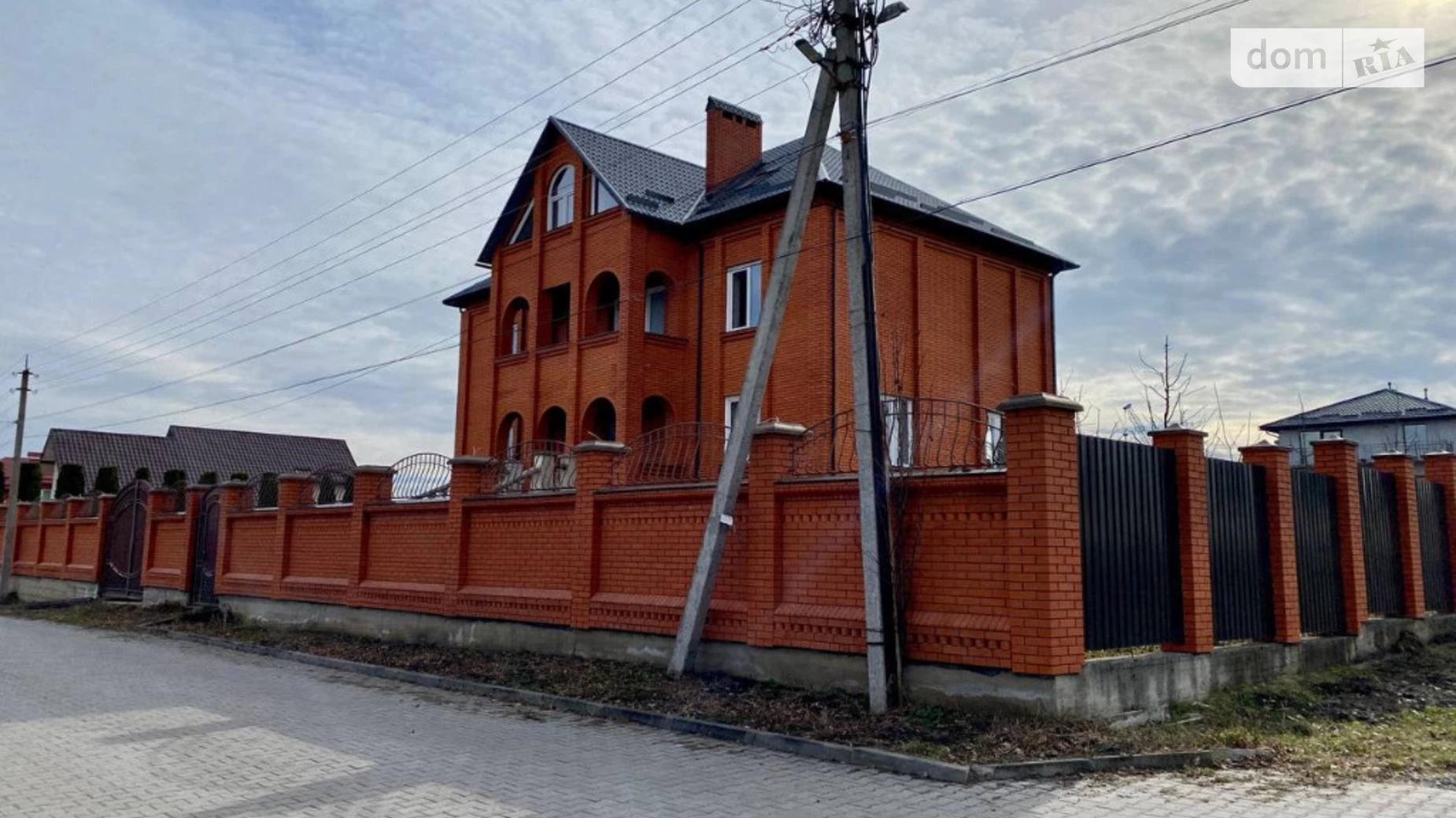 Продається будинок 2 поверховий 497 кв. м з ділянкою, цена: 360000 € - фото 2