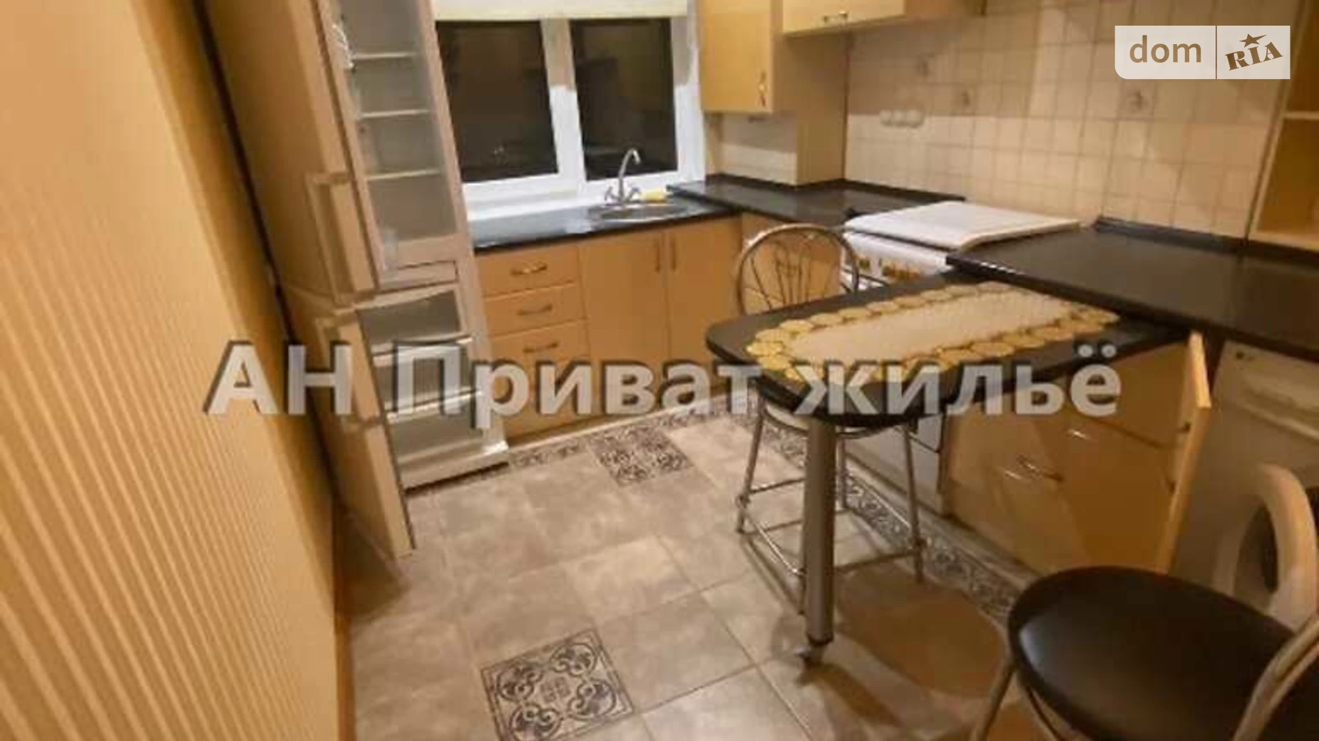 Продается 4-комнатная квартира 62 кв. м в Полтаве, пер. Заячий