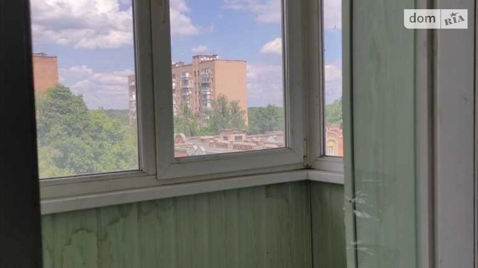 Продається 3-кімнатна квартира 61 кв. м у Полтаві, вул. Центральна