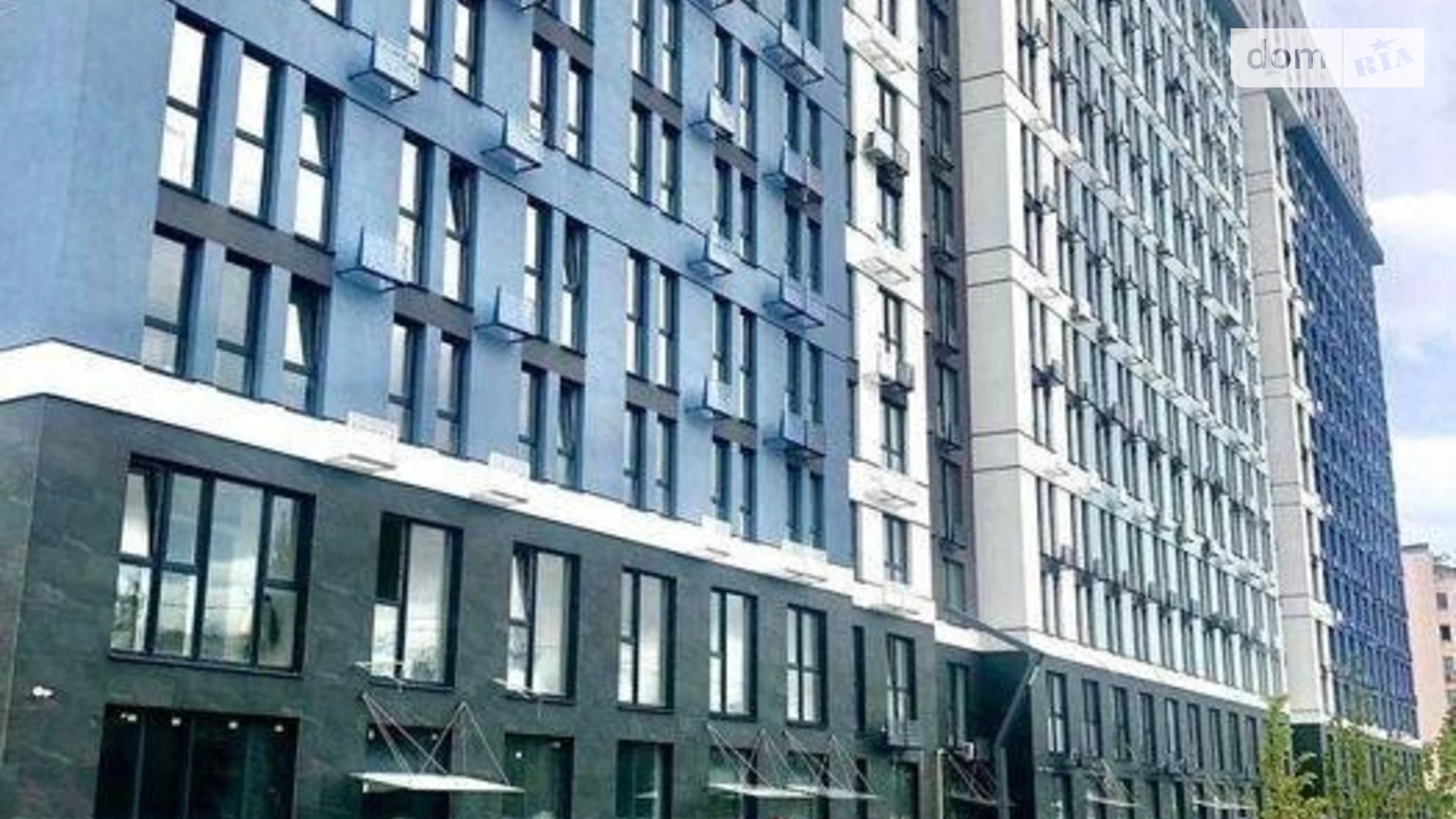 Продается 2-комнатная квартира 53 кв. м в Киеве, ул. Святослава Храброго, 3