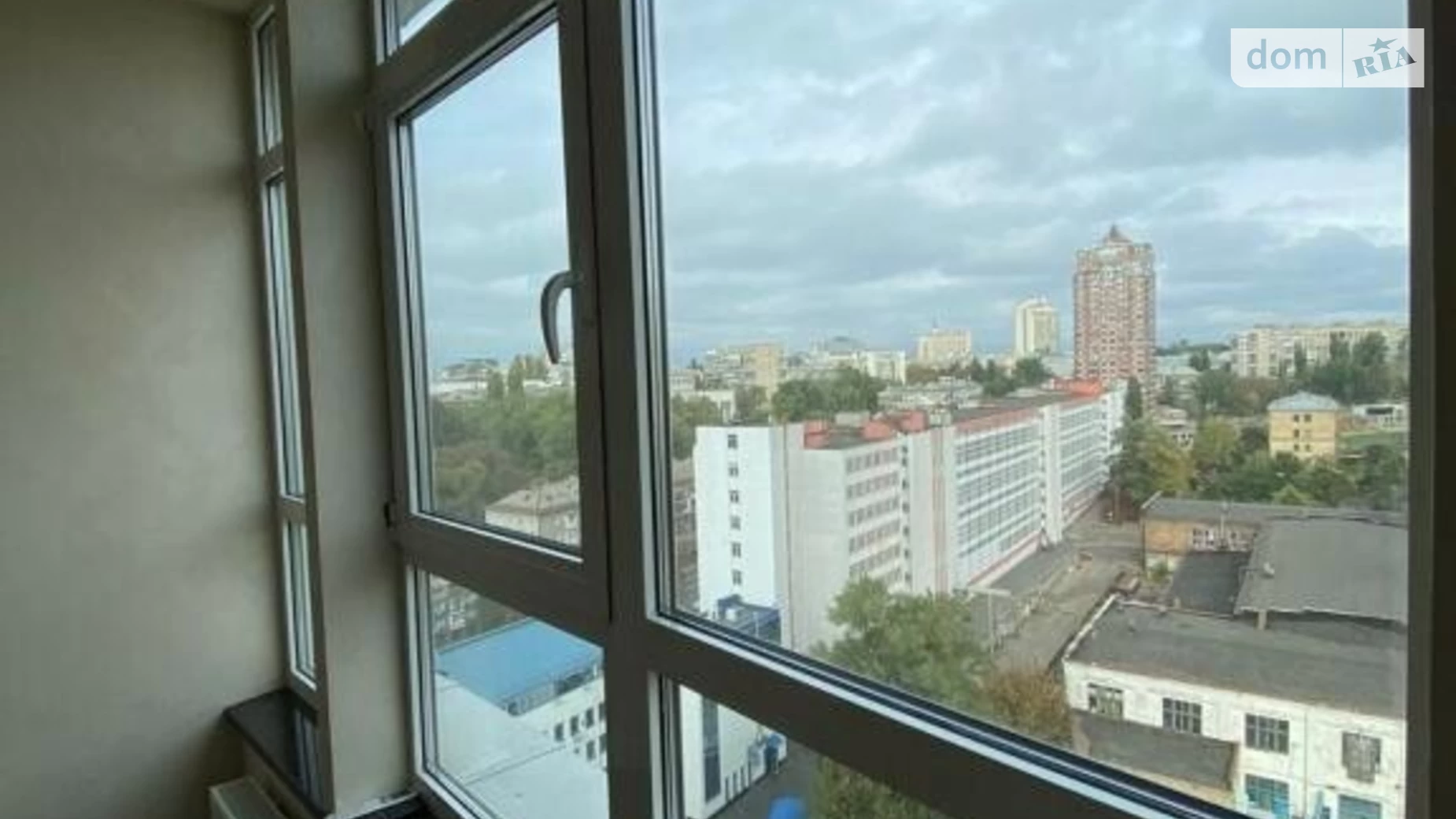 Продается 3-комнатная квартира 155 кв. м в Киеве, спуск Кловский, 7