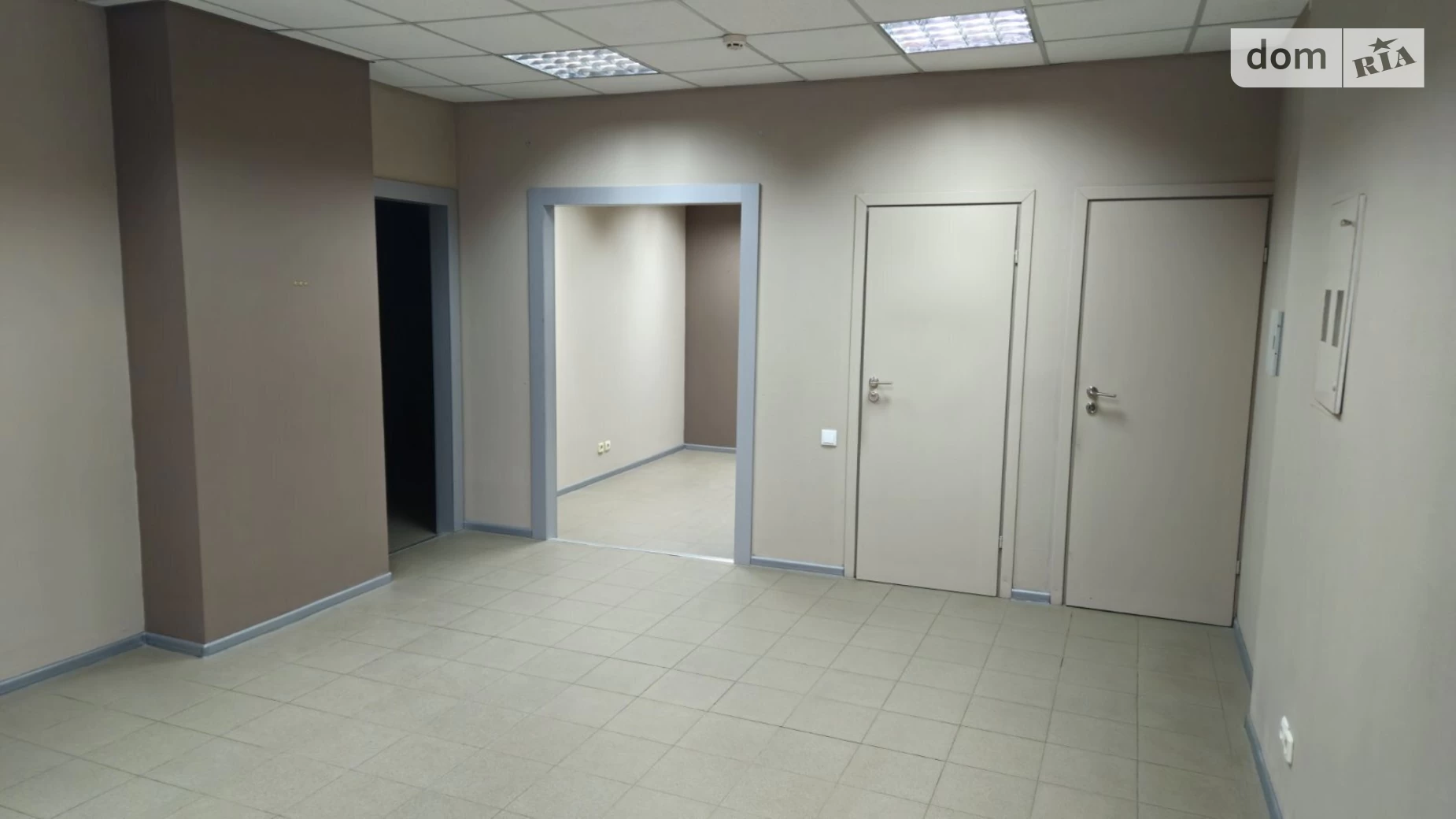 Продається об'єкт сфери послуг 68.6 кв. м в 5-поверховій будівлі, цена: 75000 $ - фото 4