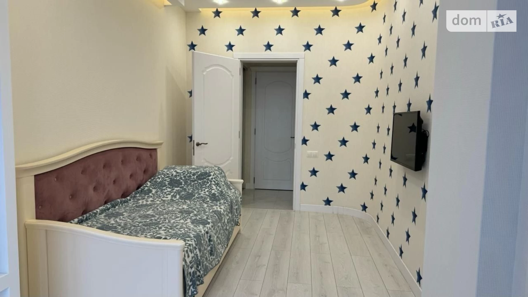 Продается 2-комнатная квартира 71 кв. м в Одессе, ул. Тенистая