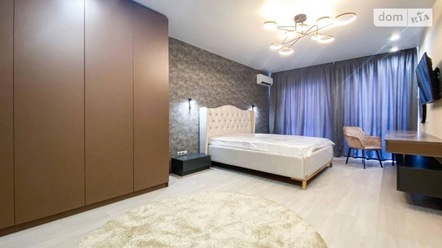 Продается 3-комнатная квартира 90 кв. м в Харькове, ул. Клочковская, 93