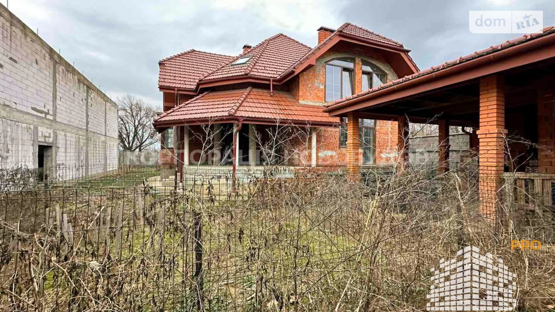 Продается дом на 2 этажа 260 кв. м с садом, цена: 700000 $ - фото 2