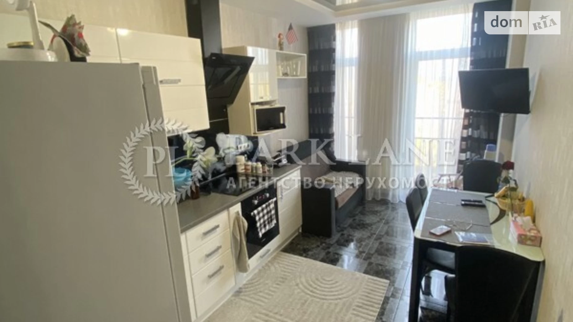Продается 1-комнатная квартира 45 кв. м в Киеве, ул. Регенераторная, 4 корпус 3