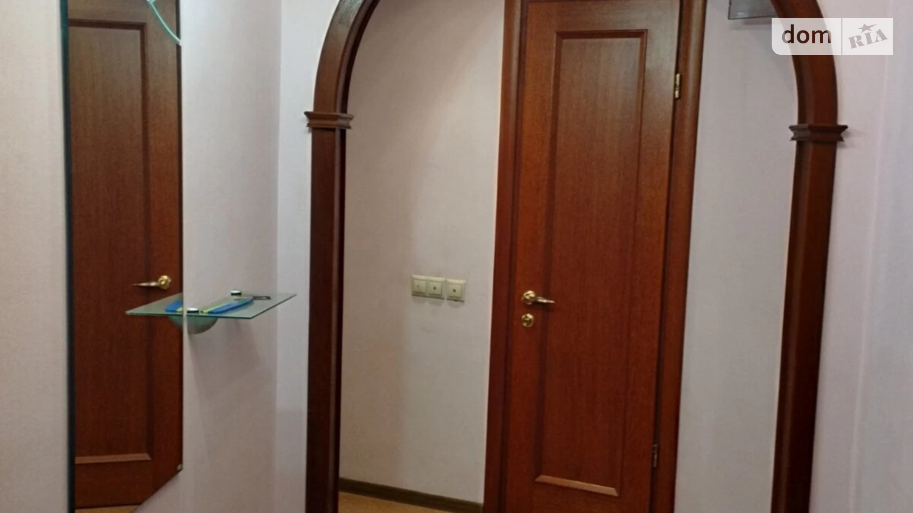 Продается 2-комнатная квартира 56 кв. м в Ровно, ул. Кулика и Гудачека(Макарова)