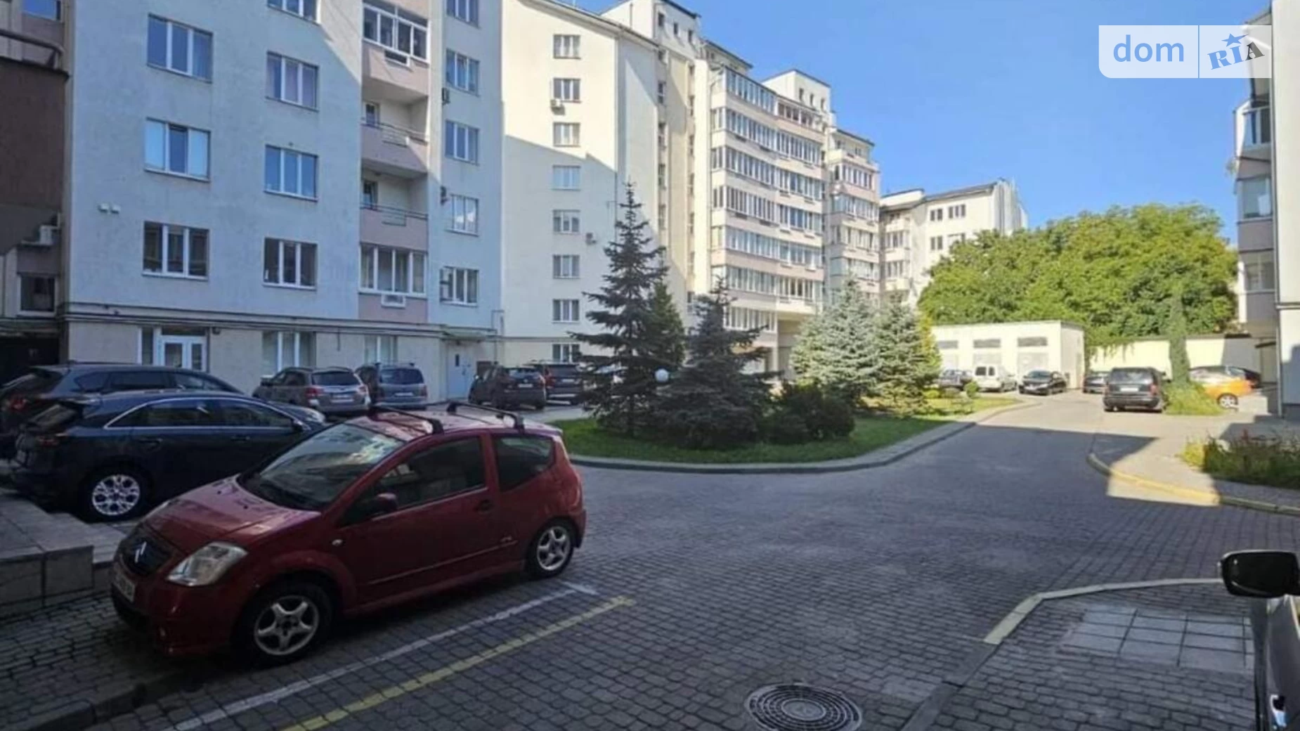 Продается 4-комнатная квартира 140 кв. м в Львове