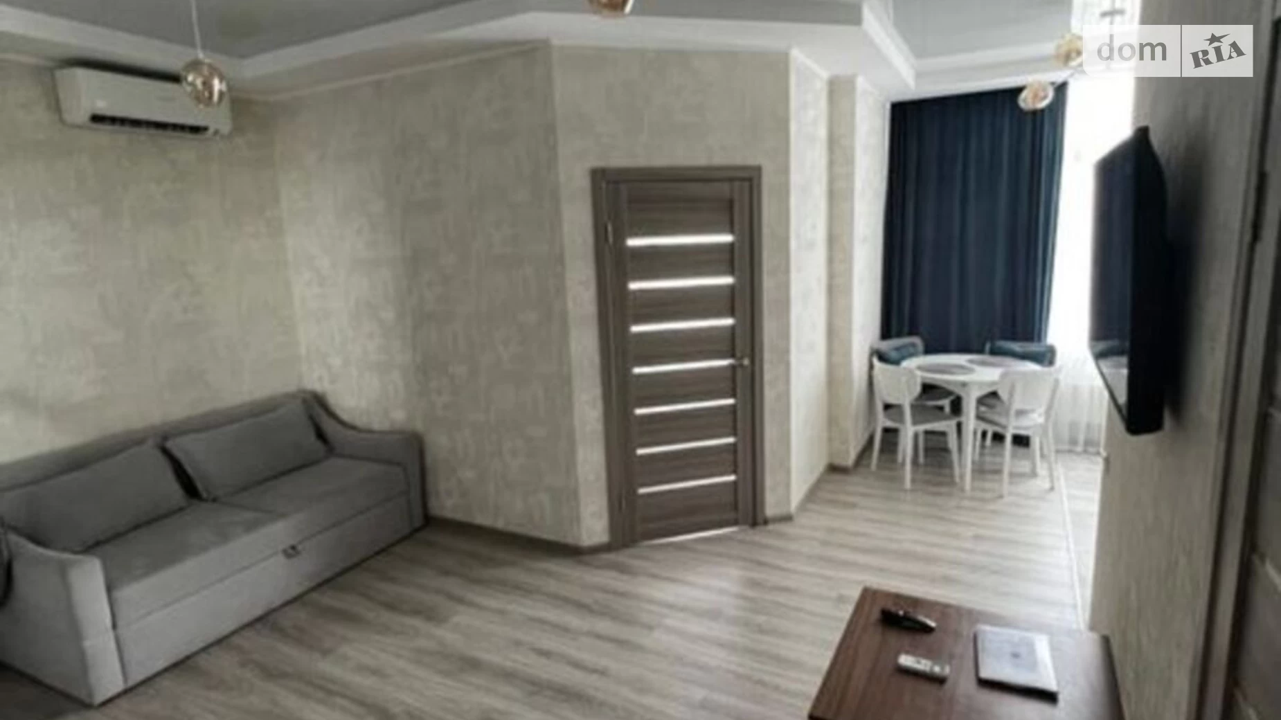 Продається 1-кімнатна квартира 36 кв. м у Одесі, вул. Каманіна