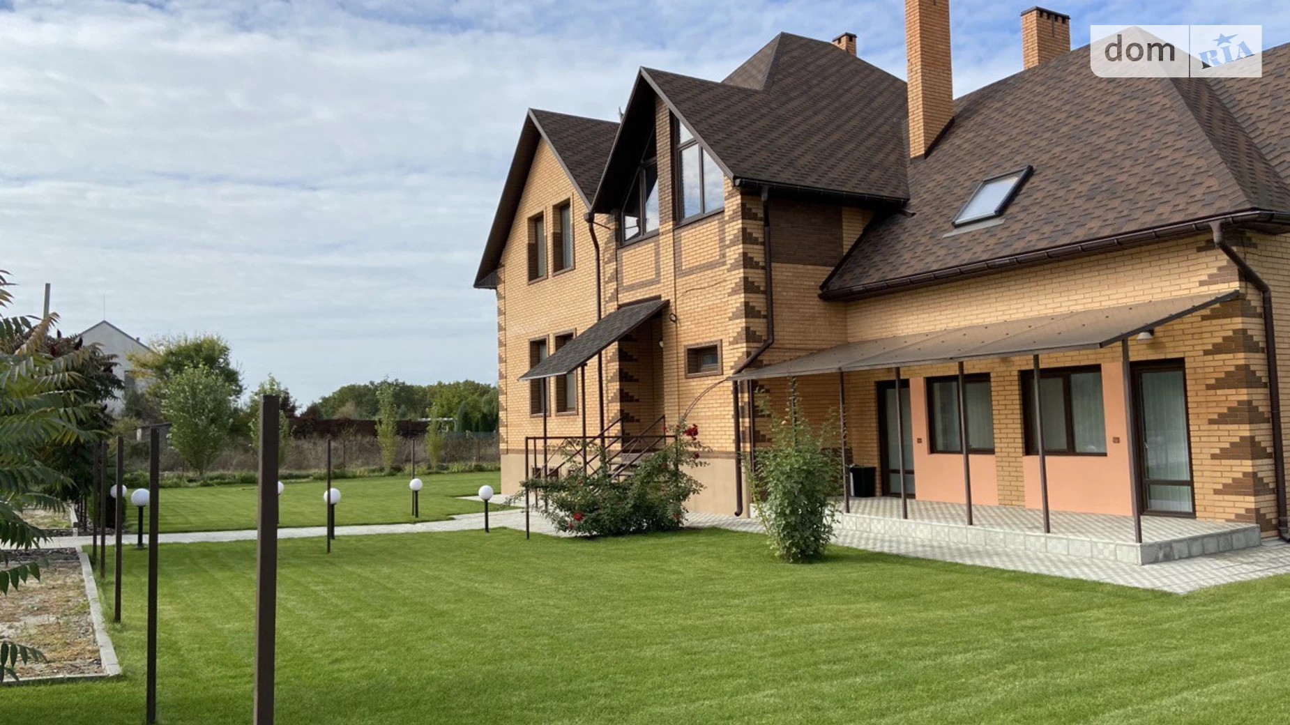 Продается дом на 3 этажа 471 кв. м с подвалом, цена: 204900 $ - фото 2