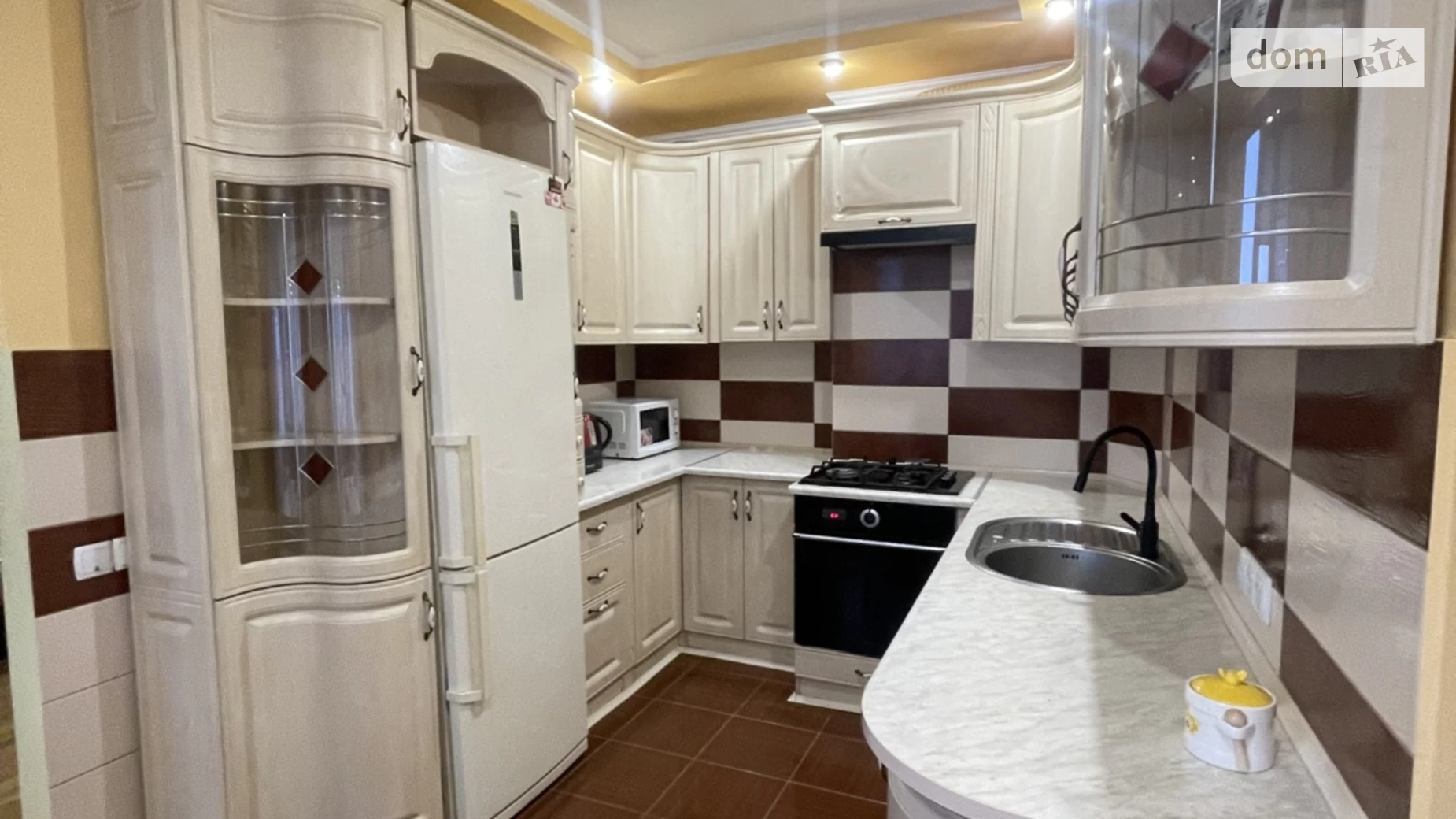 3-комнатная квартира 66 кв. м в Тернополе, ул. Черновецкая - фото 2