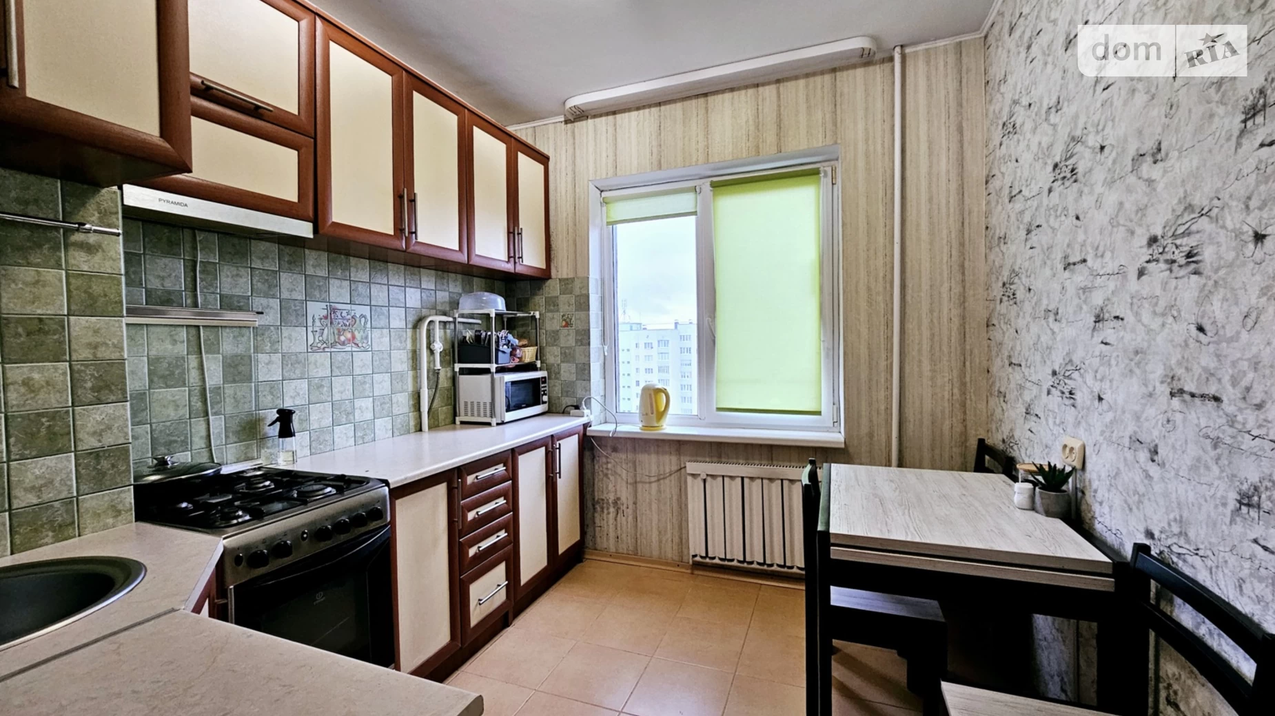 Продается 2-комнатная квартира 49 кв. м в Ровно, ул. Фабричная
