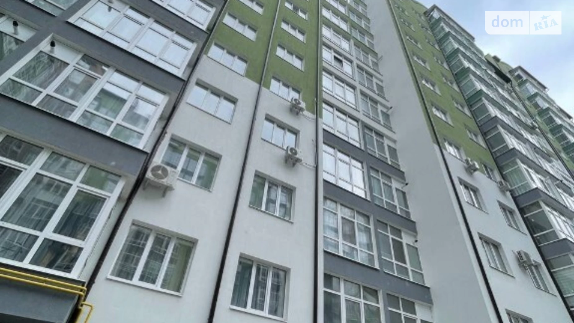 Продается 1-комнатная квартира 41.5 кв. м в Ивано-Франковске, ул. Высочана Семена, 18