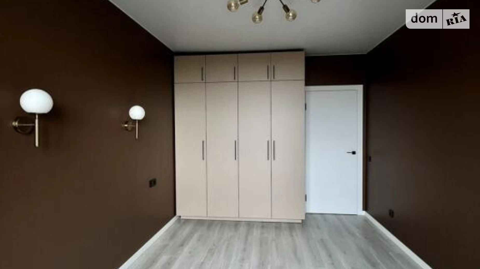 Продается 1-комнатная квартира 44 кв. м в Киеве, просп. Правды, 45А