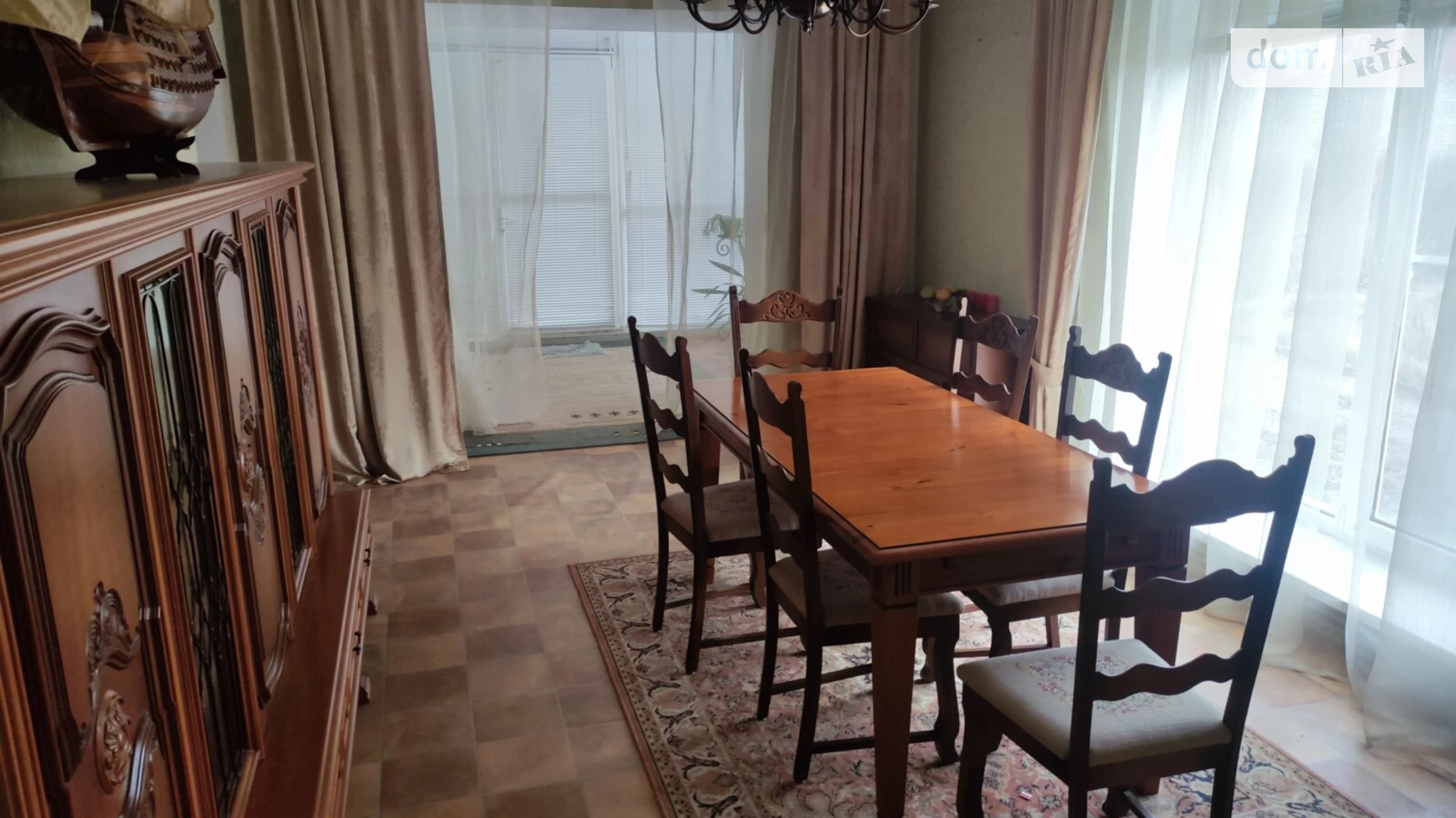 Продается дом на 3 этажа 300 кв. м с бассейном, цена: 175000 $ - фото 2