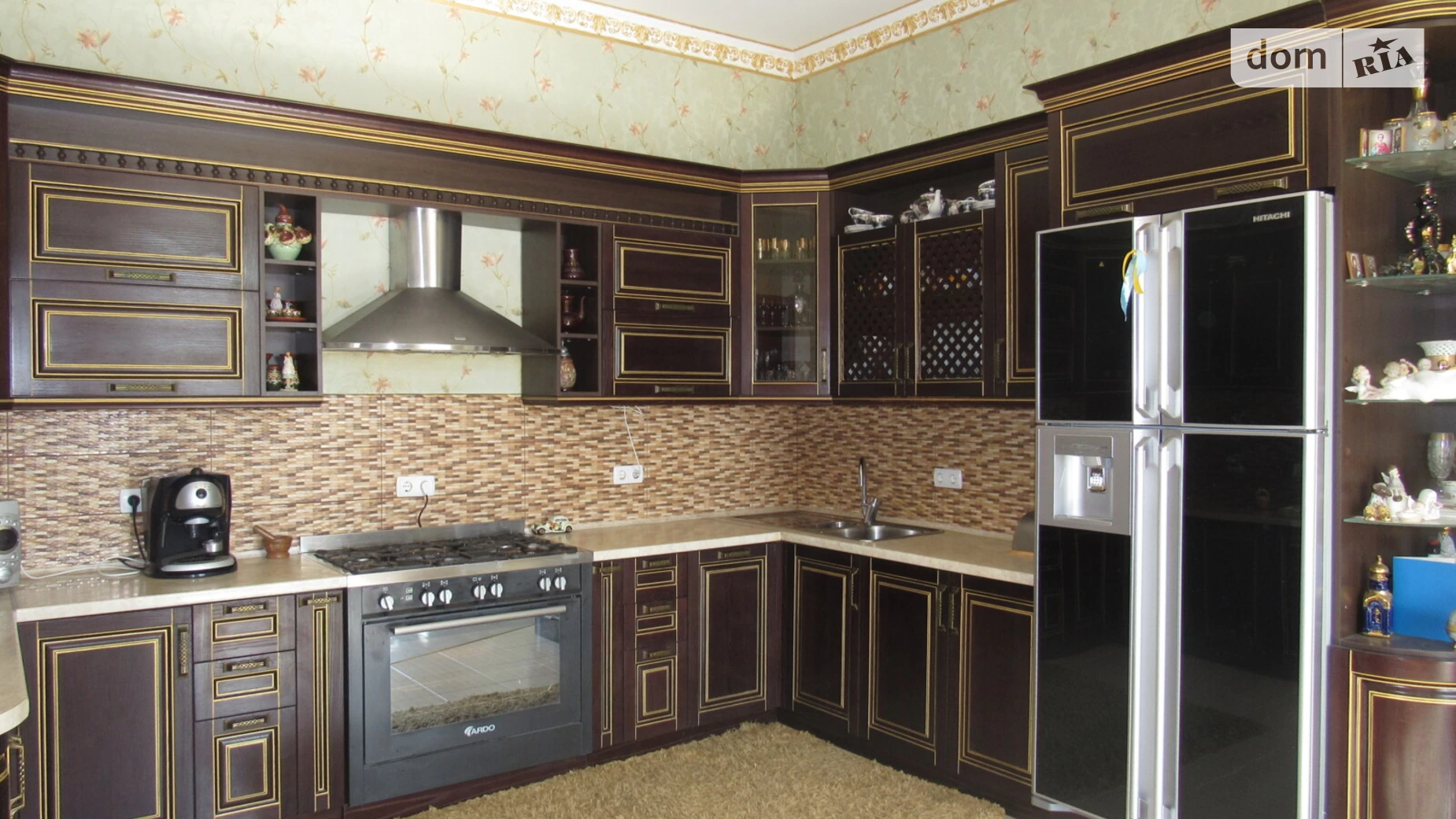 Продается дом на 3 этажа 414 кв. м с балконом, цена: 220000 $ - фото 2