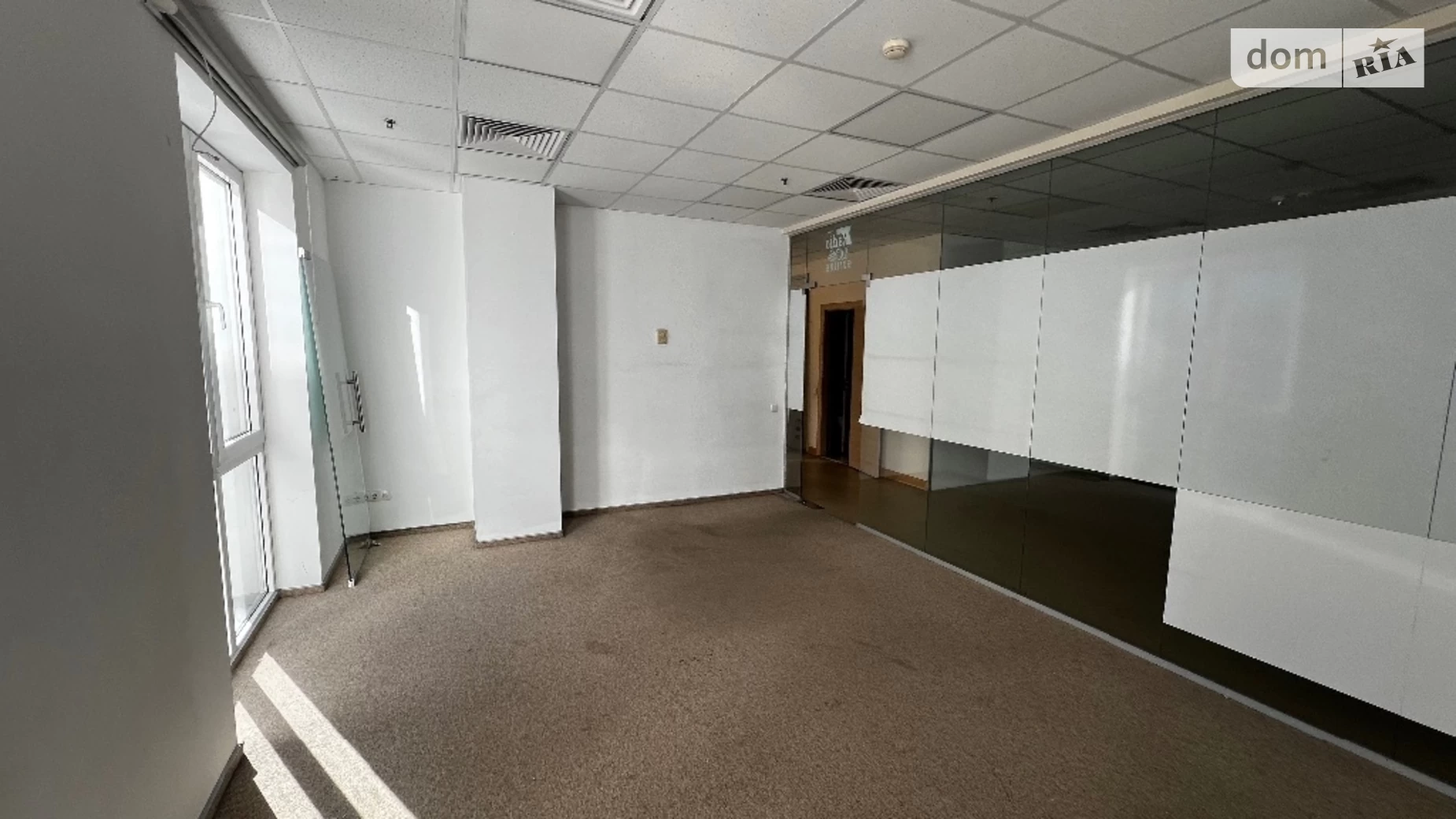 Сдается в аренду офис 132 кв. м в бизнес-центре, цена: 2535 $ - фото 4