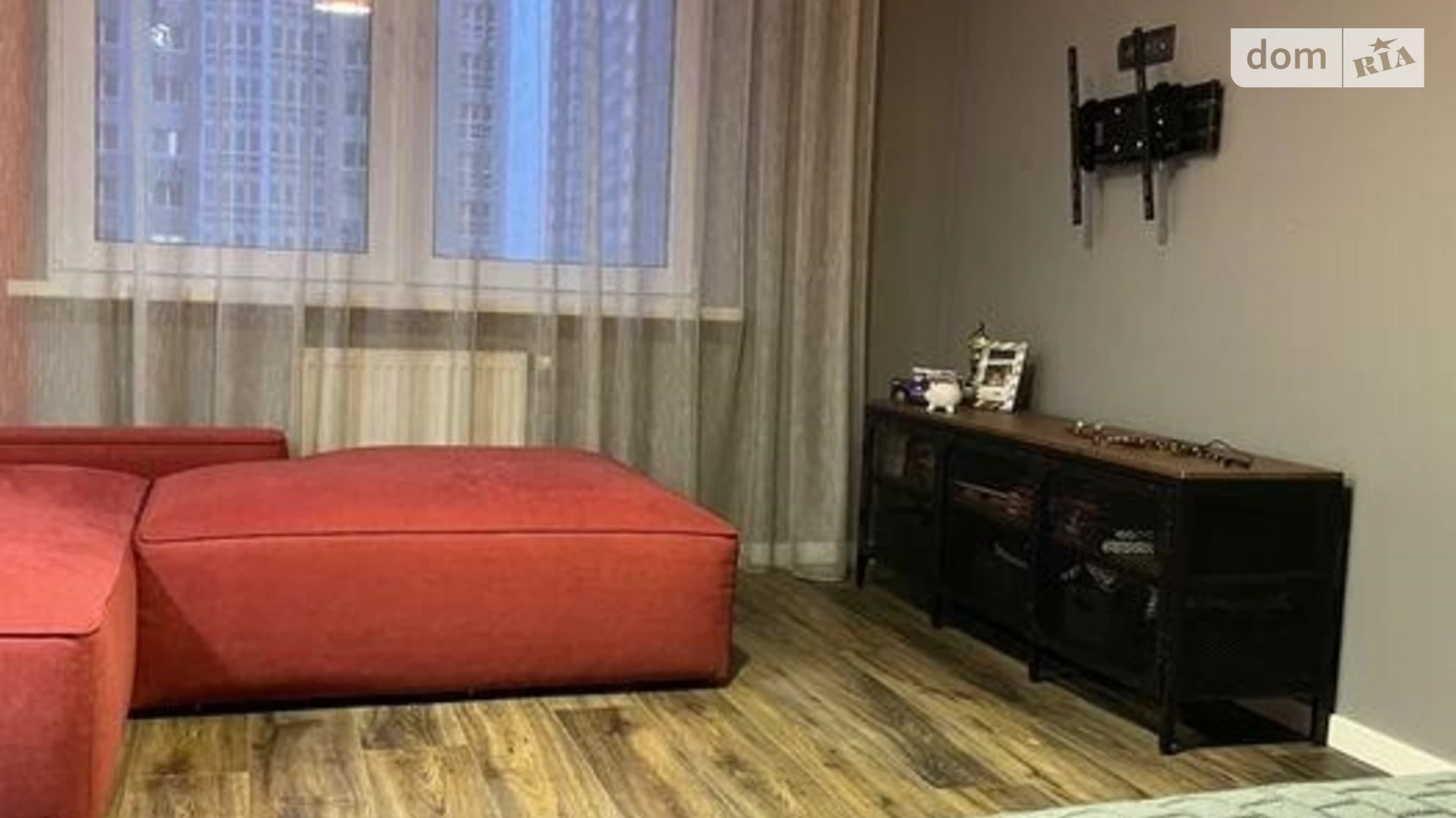 Продается 1-комнатная квартира 37 кв. м в Киеве, ул. Бориса Гмыри, 16А