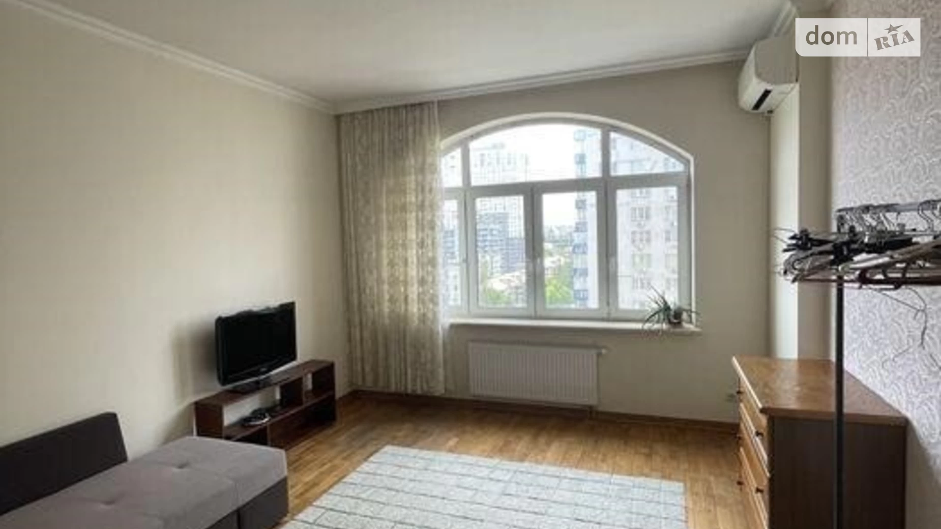 Продается 2-комнатная квартира 78 кв. м в Киеве, ул. Вячеслава Черновола, 29А