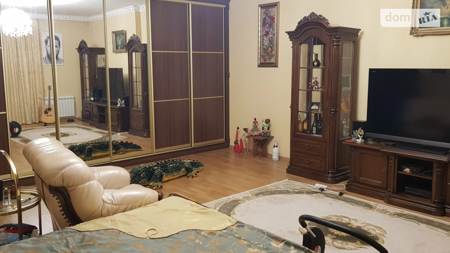 Продается 3-комнатная квартира 136 кв. м в Киеве, ул. Коновальца Евгения, 44А