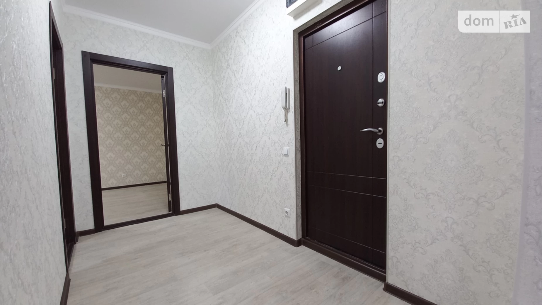 Продається 2-кімнатна квартира 50 кв. м у Одесі, вул. Академіка Заболотного, 52