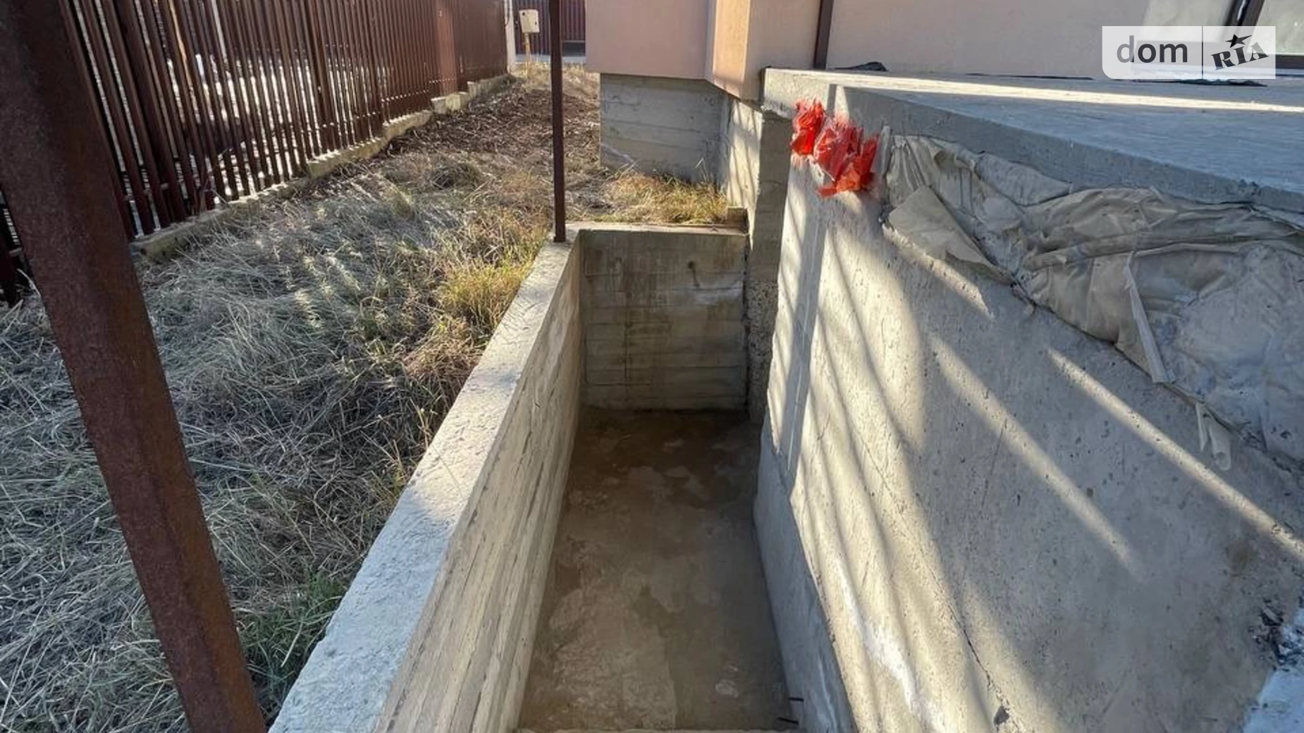 Продается дом на 2 этажа 138 кв. м с бассейном, цена: 120000 $ - фото 2