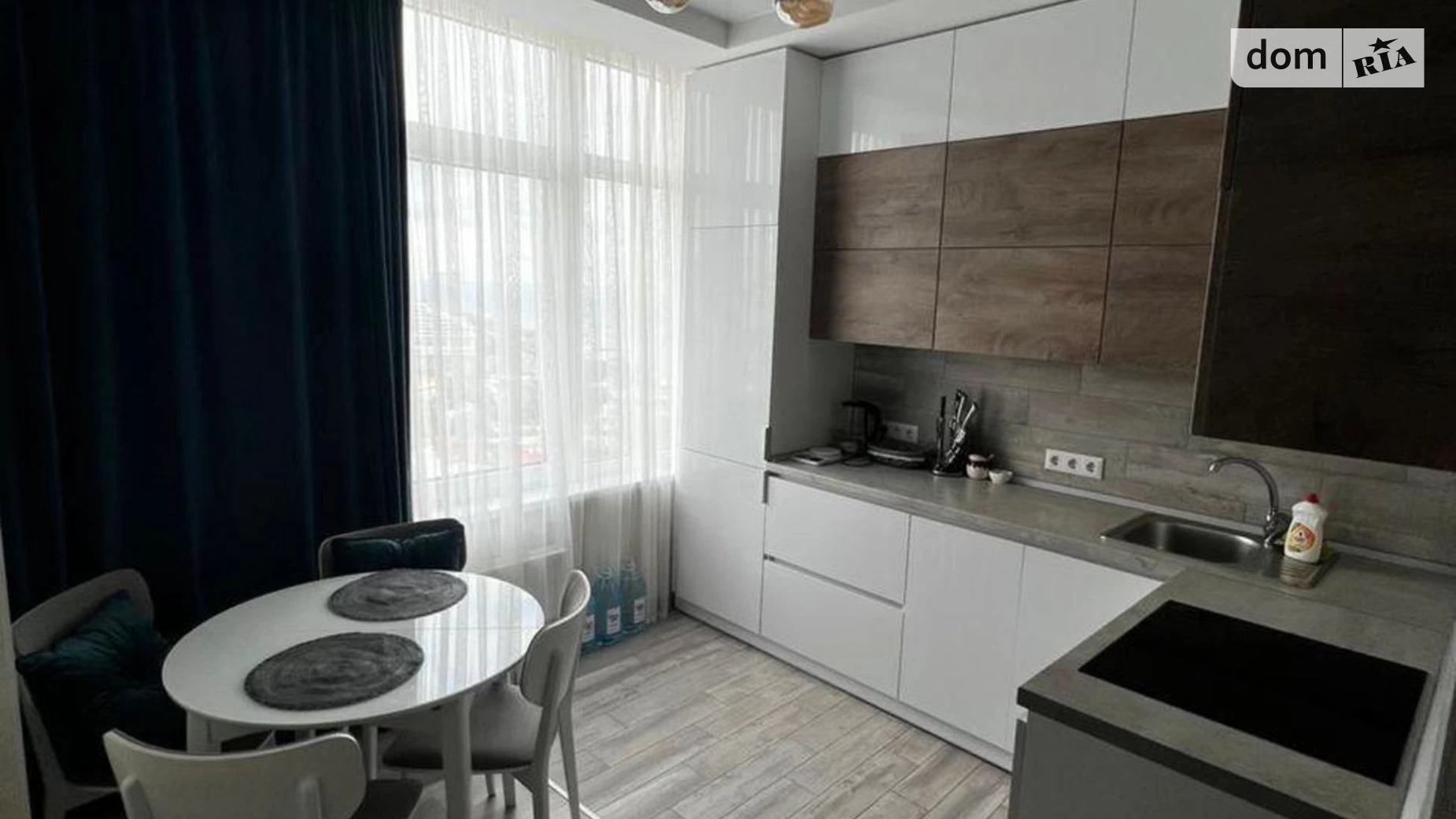 Продается 2-комнатная квартира 36 кв. м в Одессе, ул. Каманина, 16А корпус 1