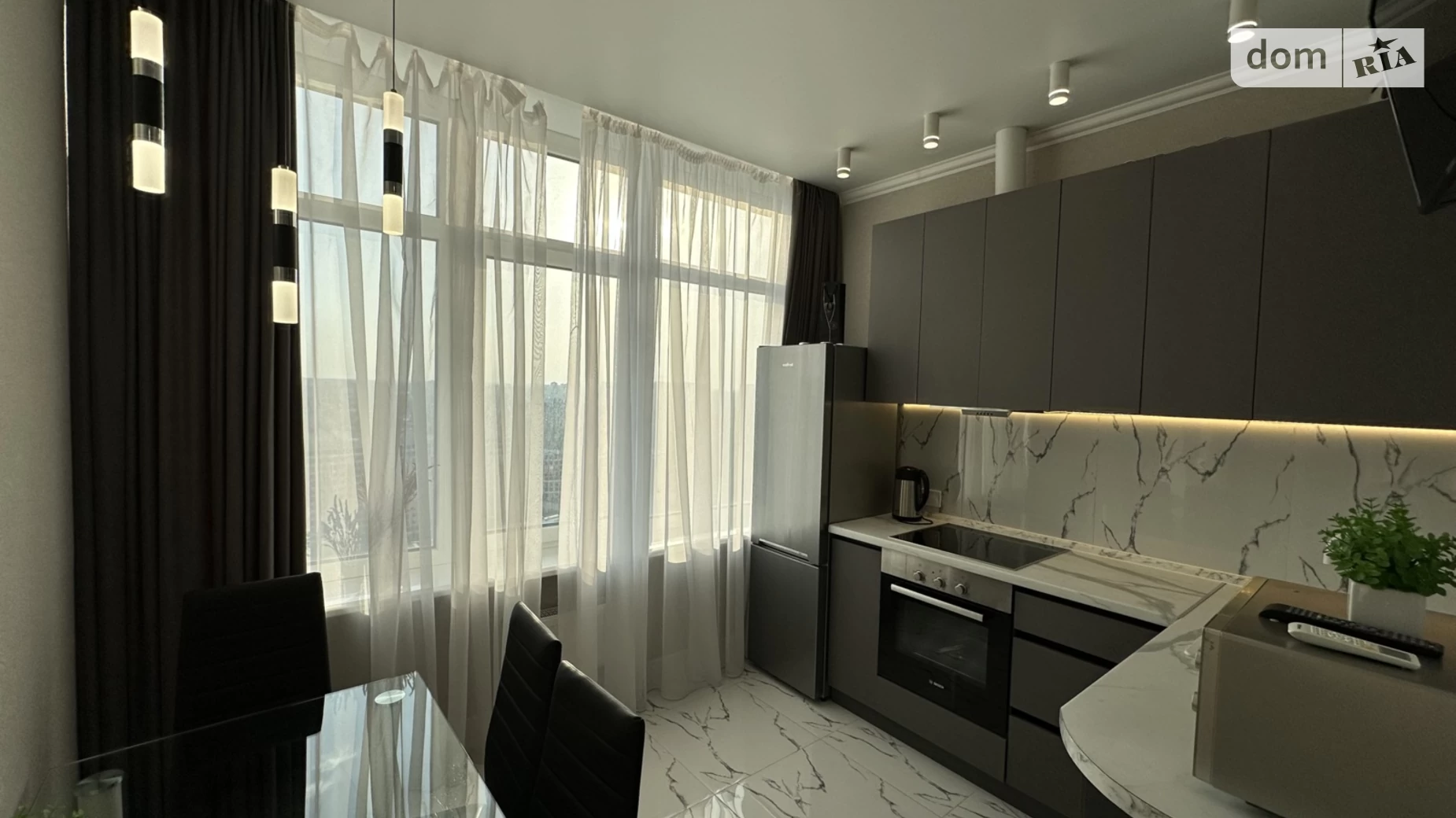 Продается 1-комнатная квартира 39 кв. м в Одессе, ул. Валерия Самофалова, 16А-6 - фото 2