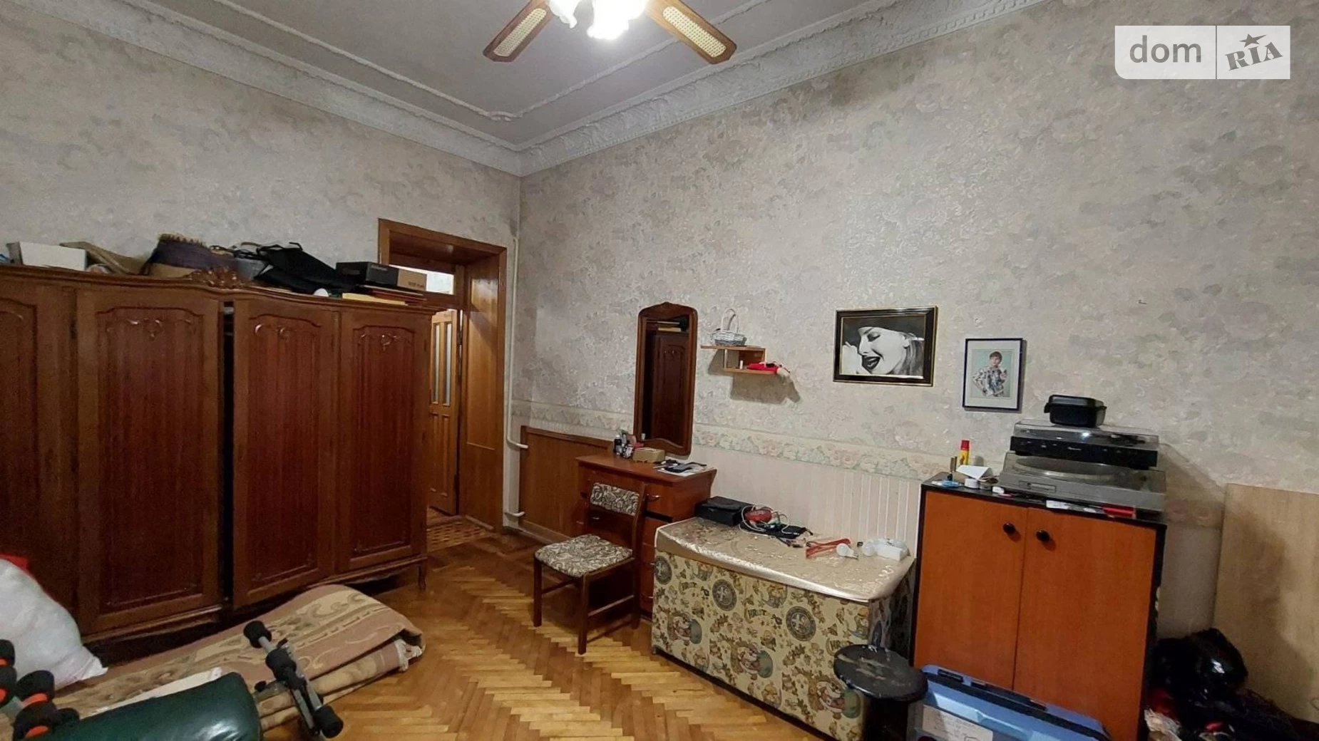 Продается 4-комнатная квартира 170 кв. м в Одессе, ул. Кутузакия Александра