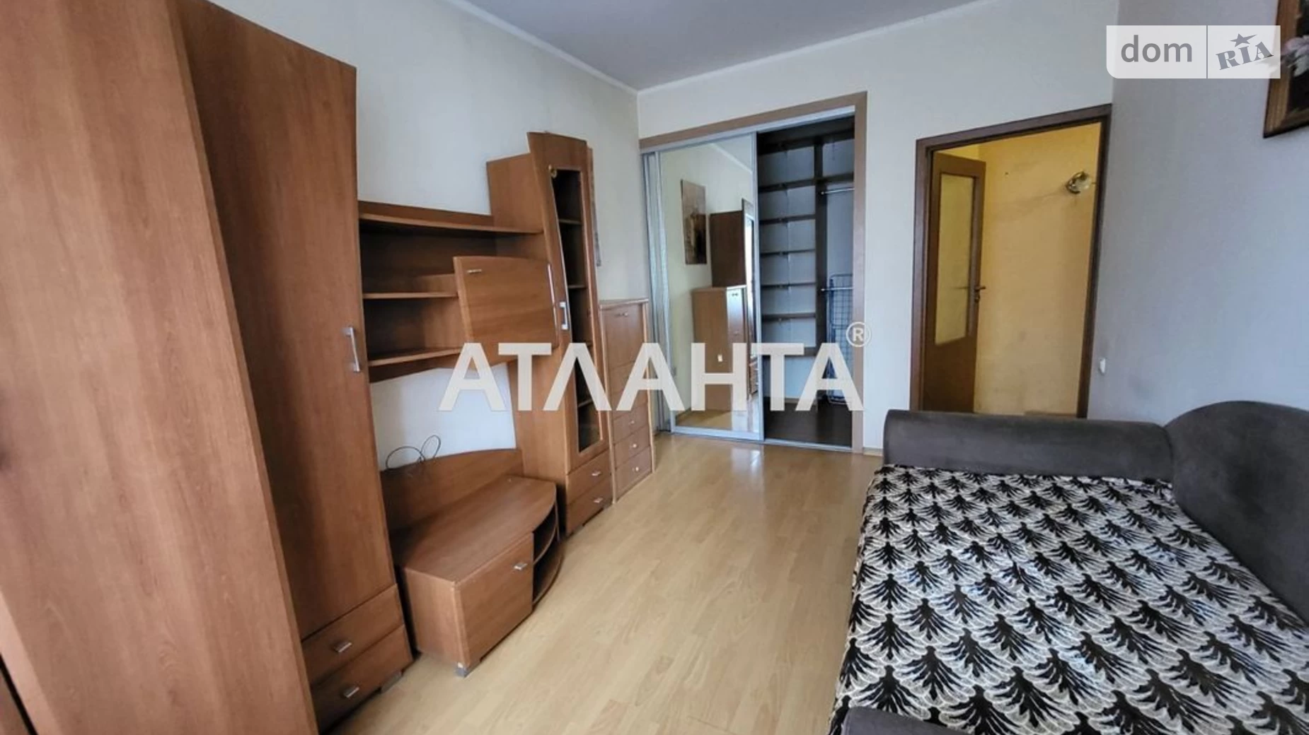 Продается 2-комнатная квартира 44 кв. м в Одессе, ул. Сегедская