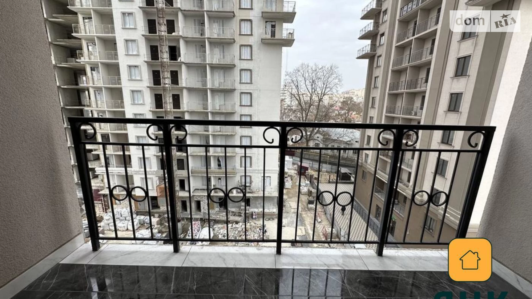 Продается 1-комнатная квартира 47 кв. м в Одессе, Фонтанская дор., 25 корпус 2