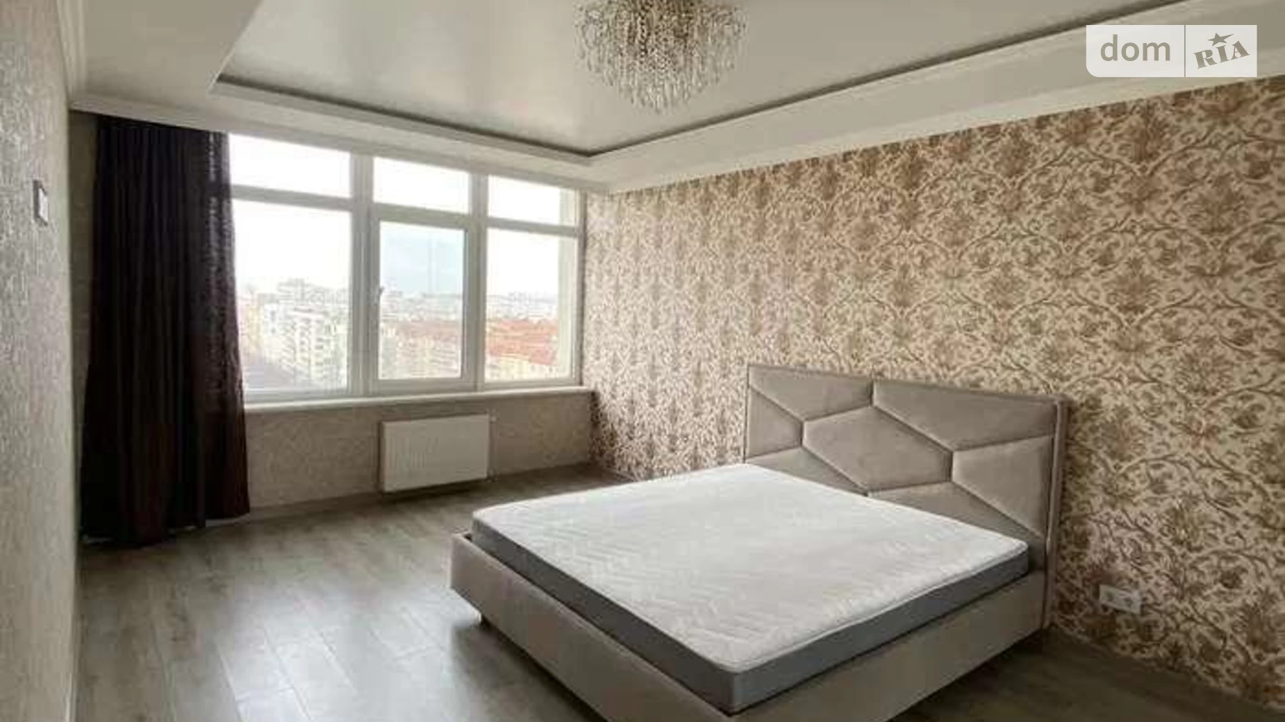 Продается 1-комнатная квартира 43 кв. м в Крыжановка, ул. Академика Сахарова, 3Е