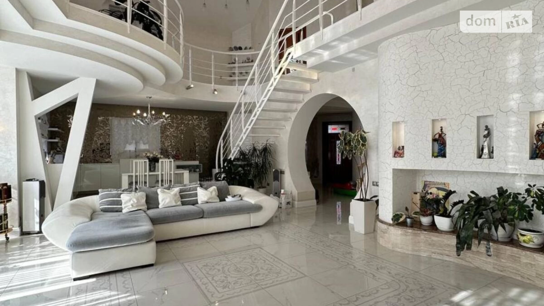 Продается дом на 2 этажа 420 кв. м с участком, цена: 650000 $ - фото 2