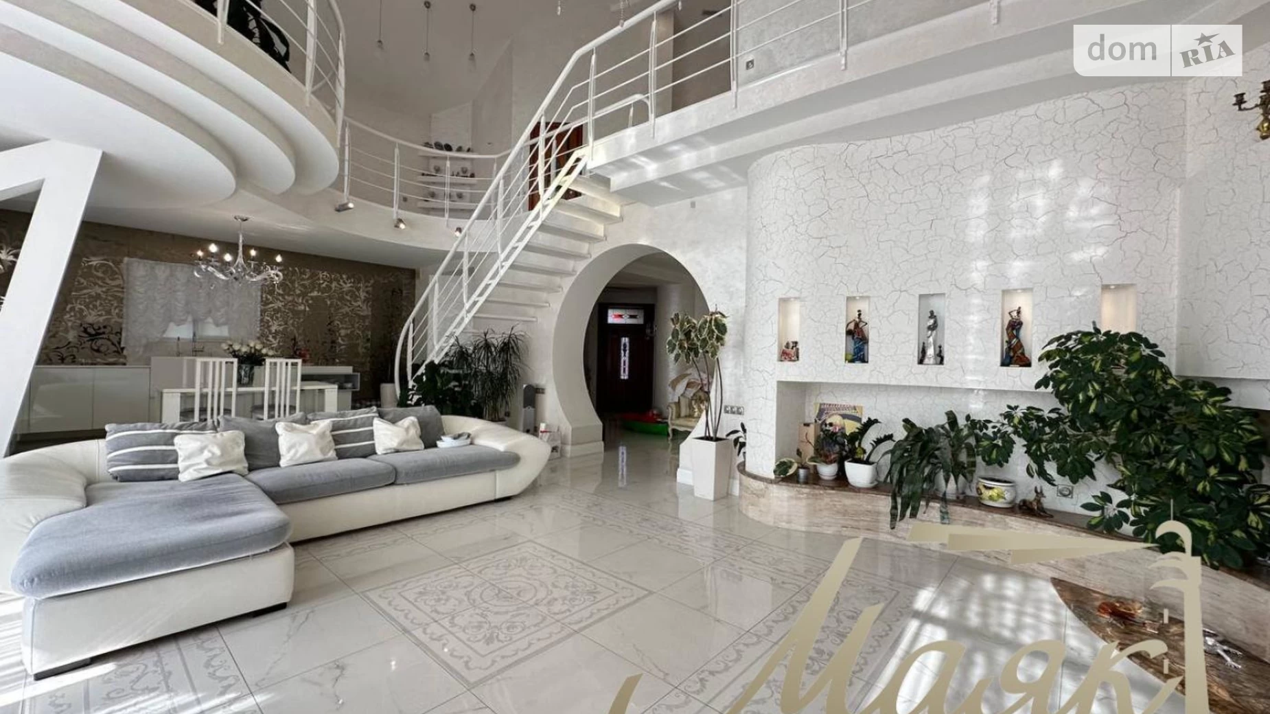 Продается дом на 2 этажа 420 кв. м с участком, цена: 650000 $ - фото 3