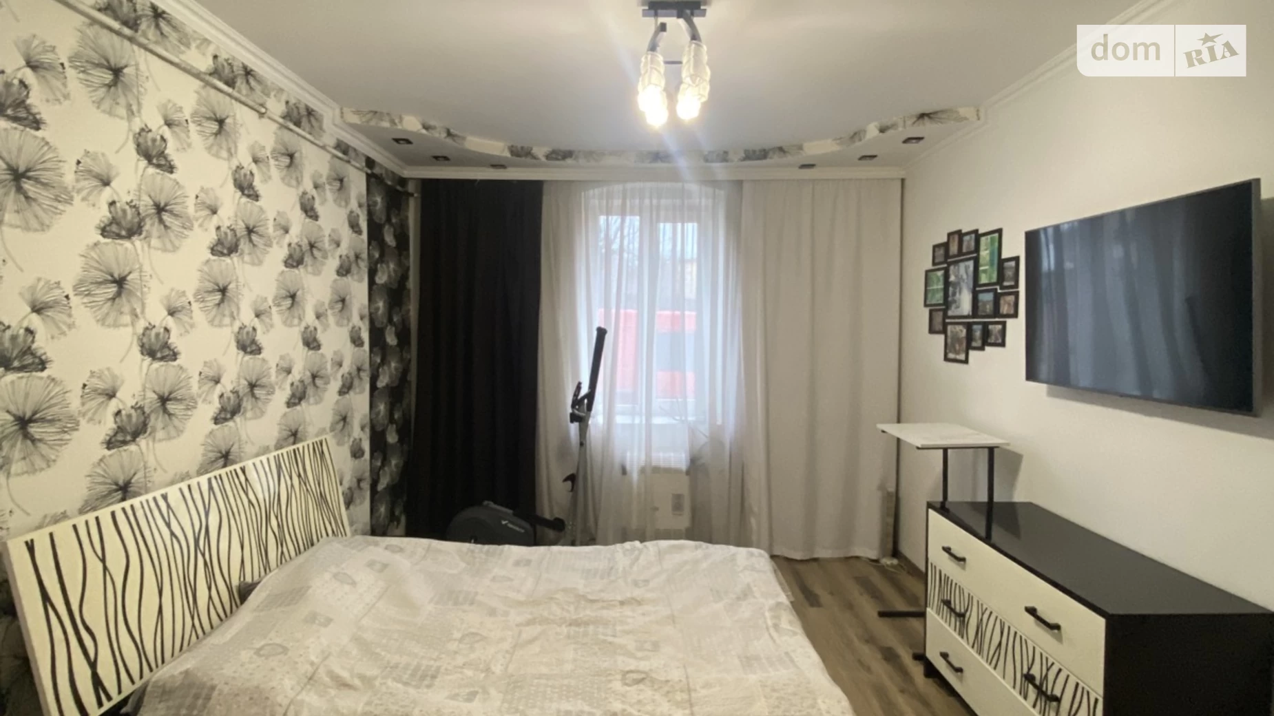 Продается 3-комнатная квартира 55 кв. м в Черновцах - фото 2