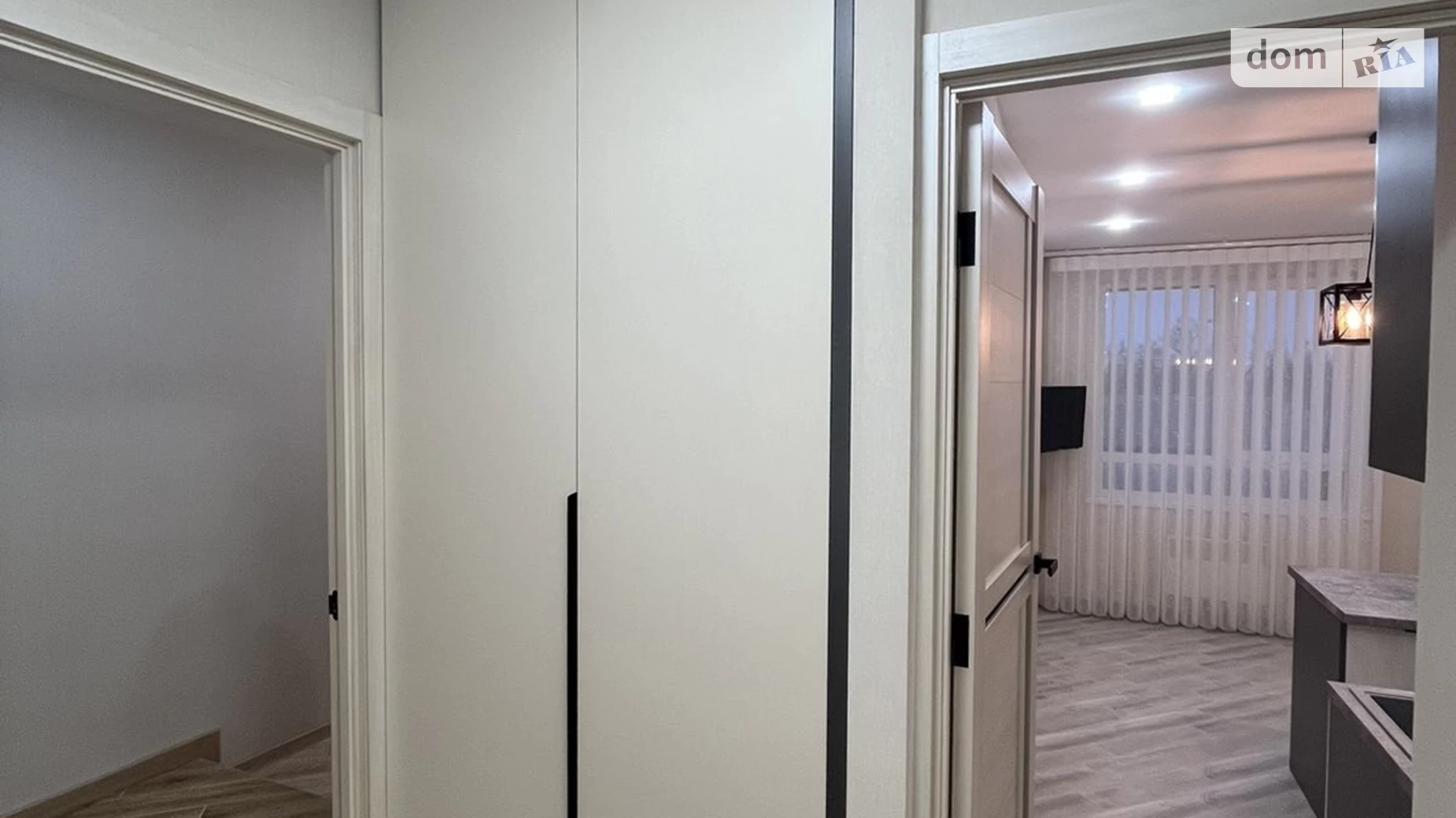 Продается 1-комнатная квартира 43 кв. м в Черновцах, ул. Прутская, 29Б