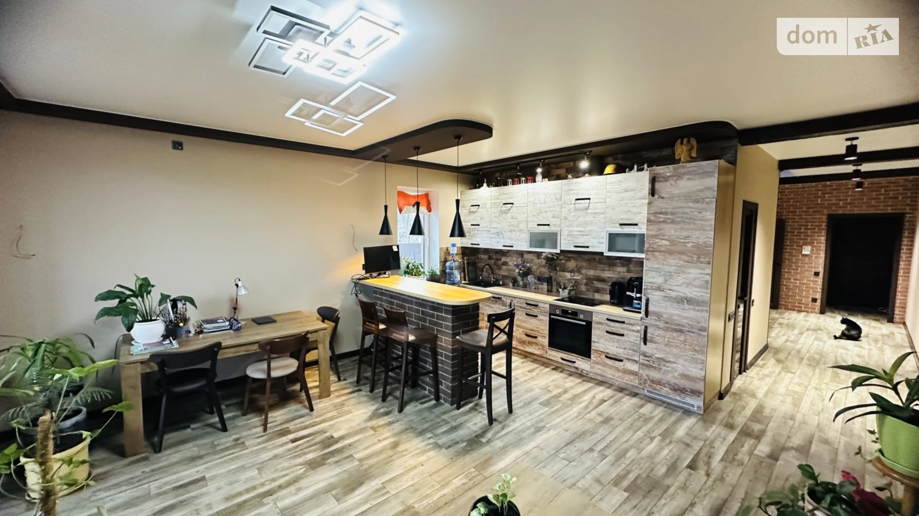 Продается дом на 2 этажа 130 кв. м с гаражом, цена: 110000 $ - фото 2