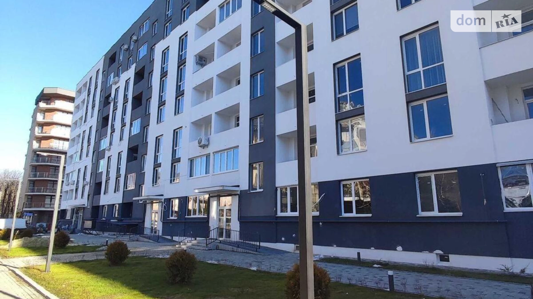 Продается 1-комнатная квартира 48 кв. м в Ужгороде