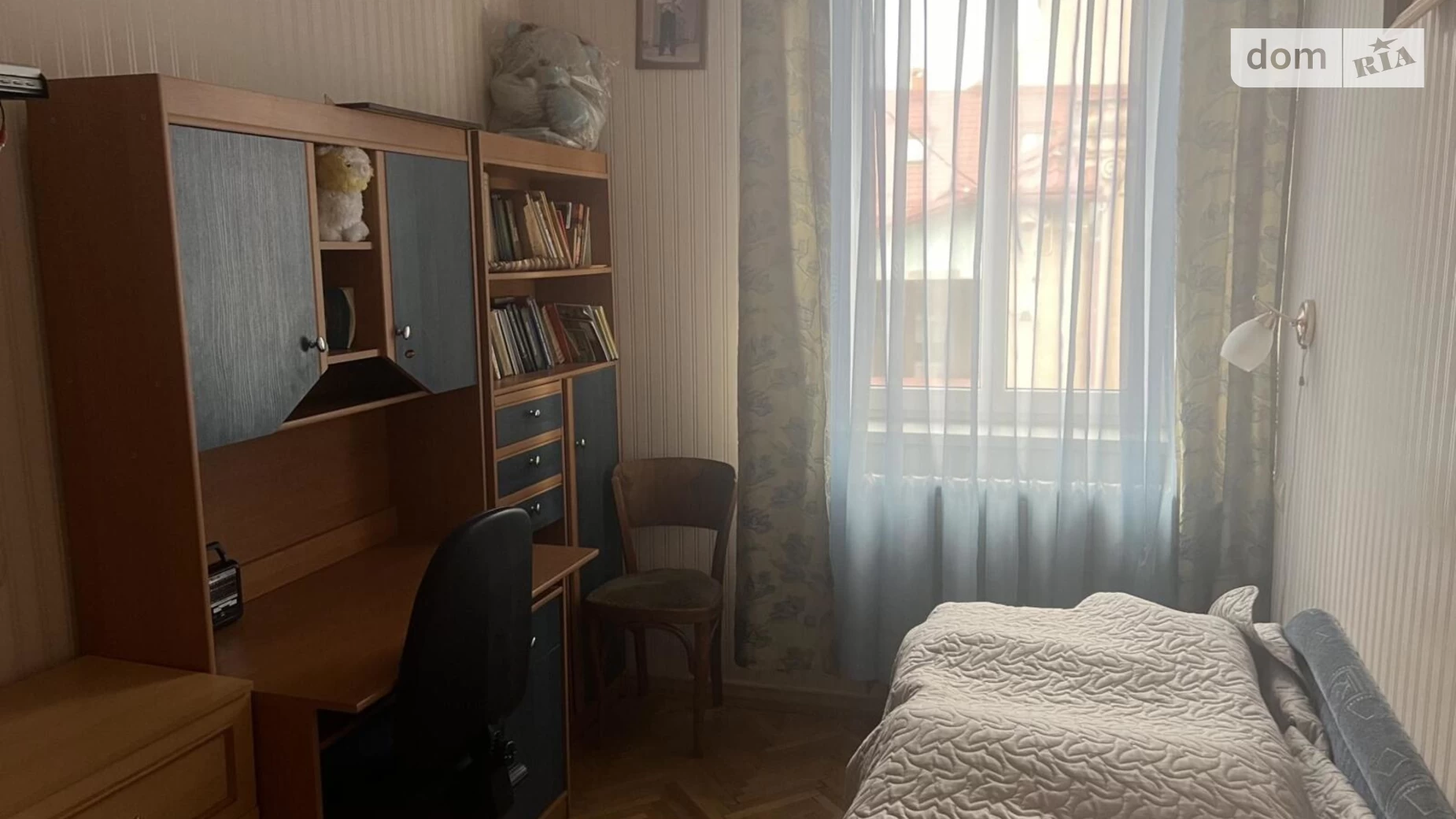 Продается 5-комнатная квартира 140 кв. м в Ужгороде, ул. Винична, 1