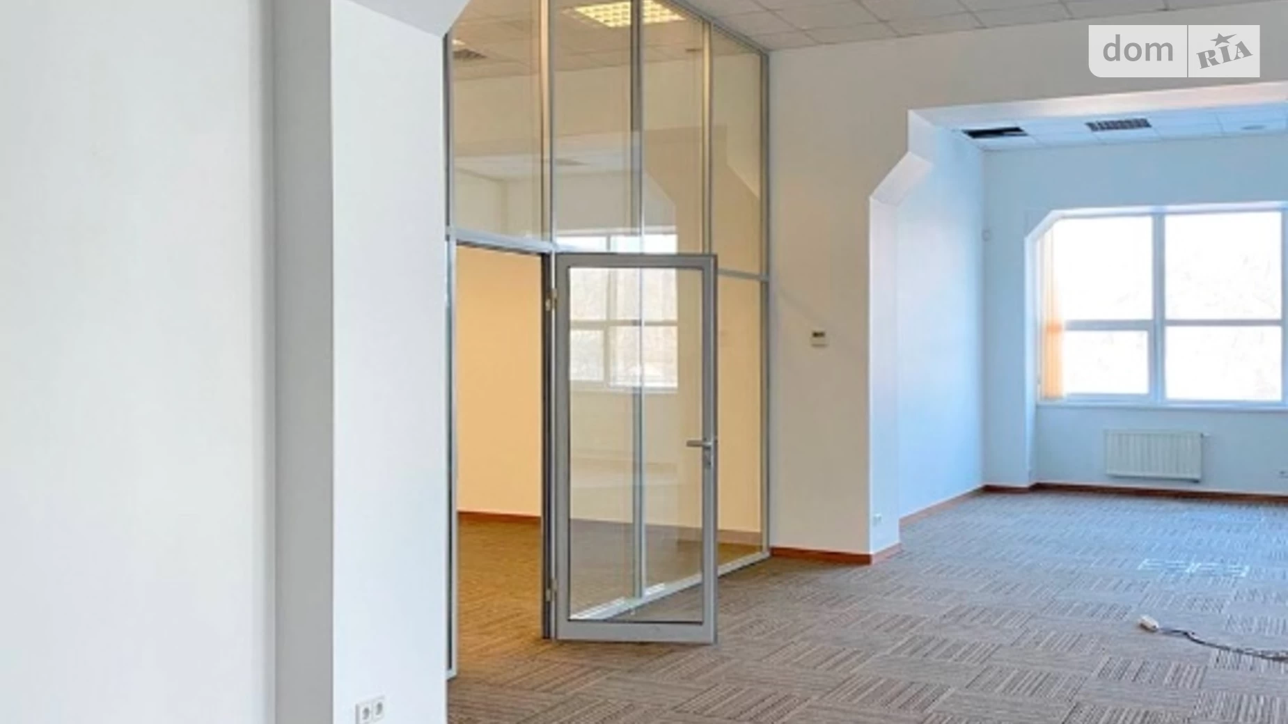 Сдается в аренду офис 277.76 кв. м в бизнес-центре, цена: 3900 $ - фото 4