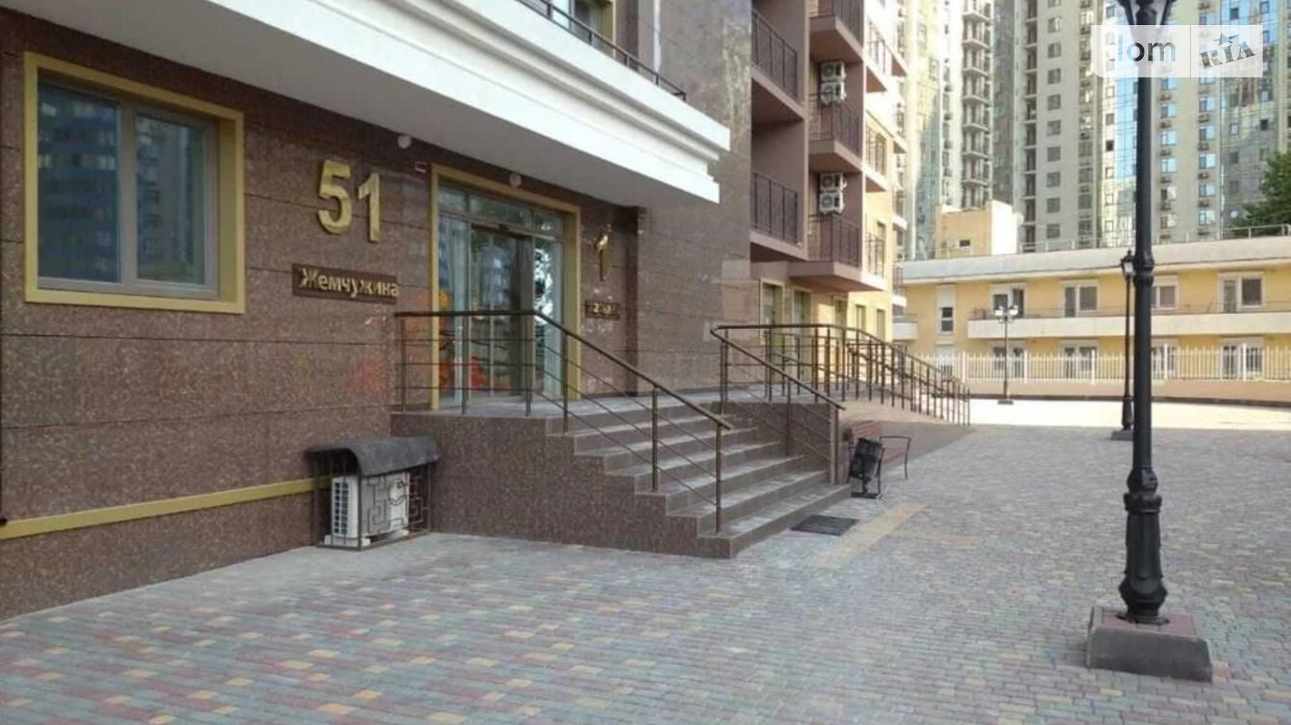 Продается 3-комнатная квартира 89 кв. м в Одессе, ул. Генуэзская