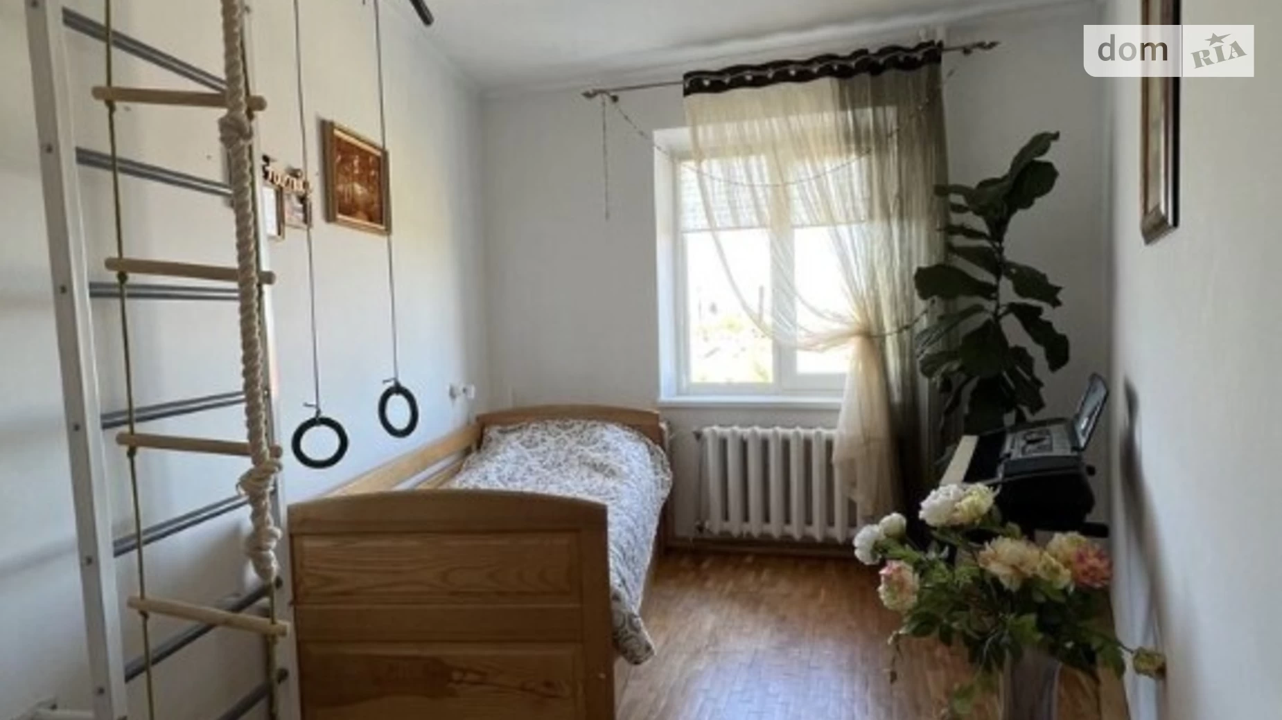 Продается 4-комнатная квартира 88.6 кв. м в Ровно