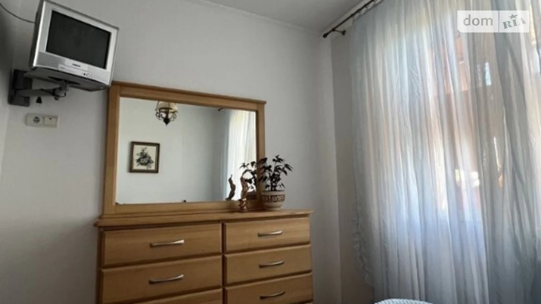 Продается 4-комнатная квартира 88.6 кв. м в Ровно