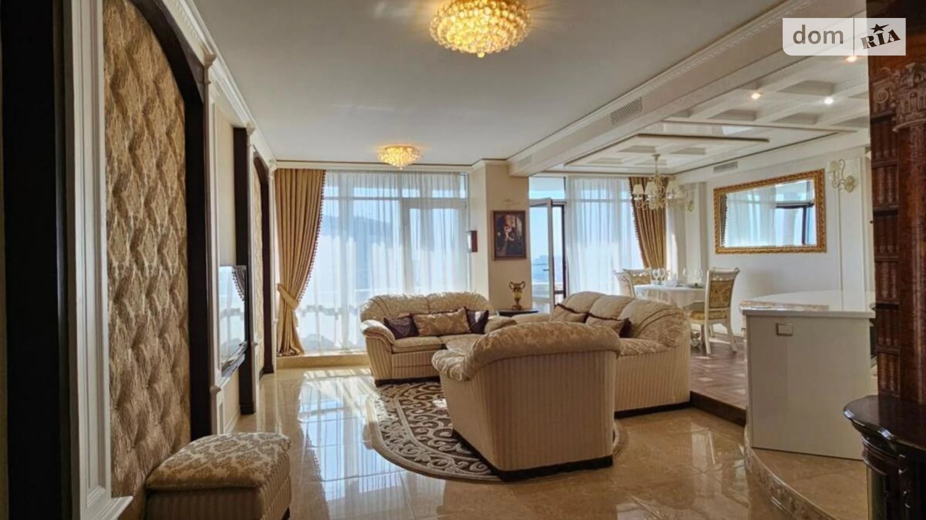Продается 2-комнатная квартира 94 кв. м в Киеве, ул. Дегтяревская, 25А корпус 1
