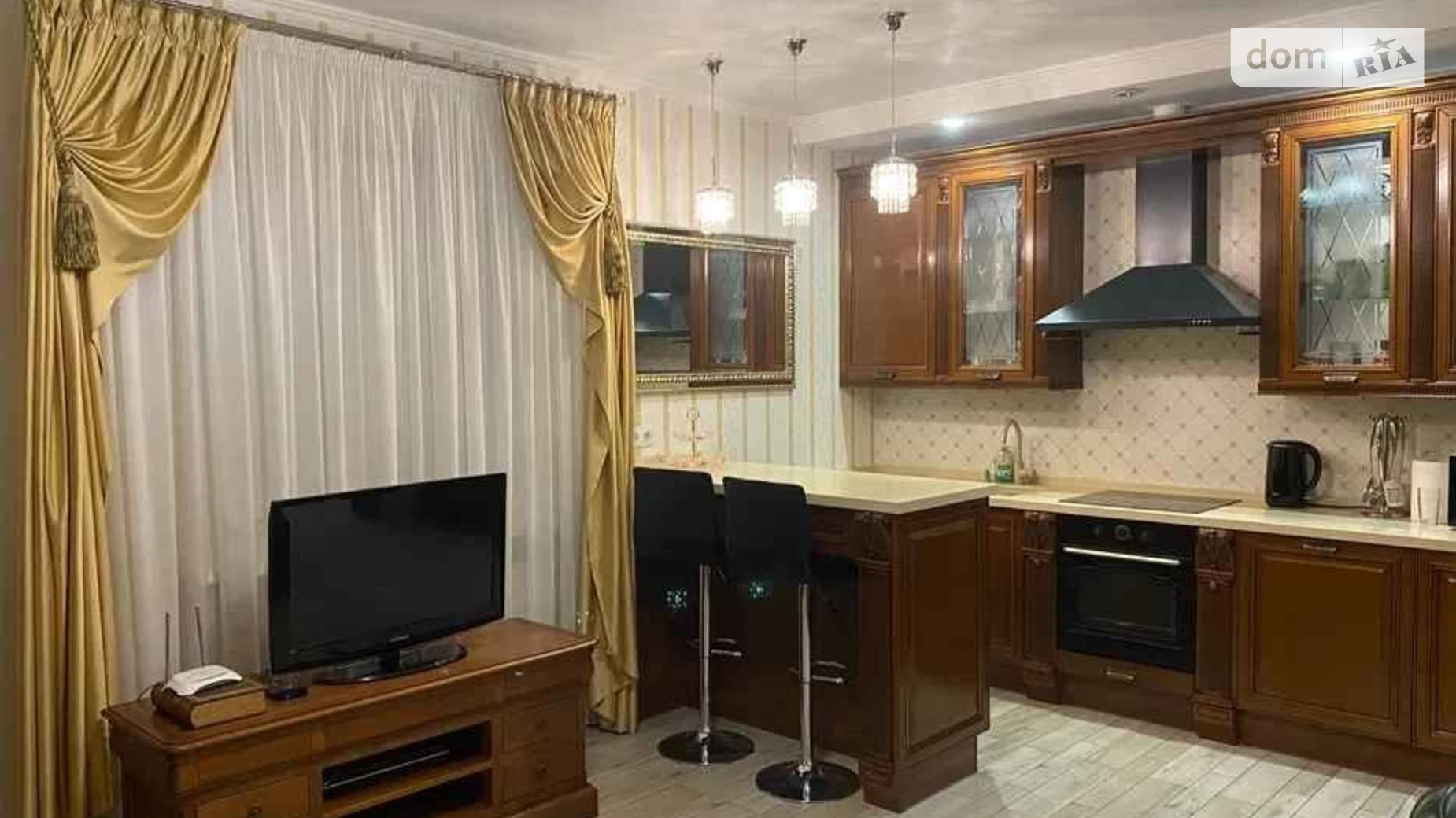 Продается 1-комнатная квартира 64.5 кв. м в Киеве, ул. Творческая, 4 - фото 2